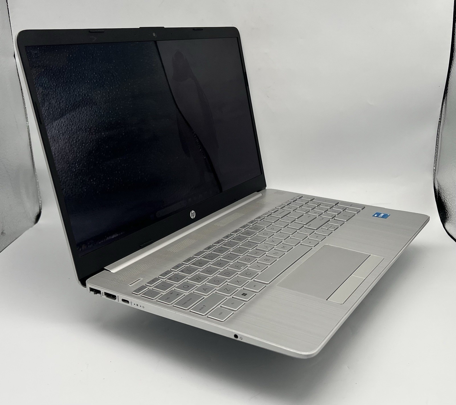 HP 15” Touchscreen Laptop Intel Core i5-1135G7 2.40GHz 8GB 1TB HDD 15-DW3015CL
