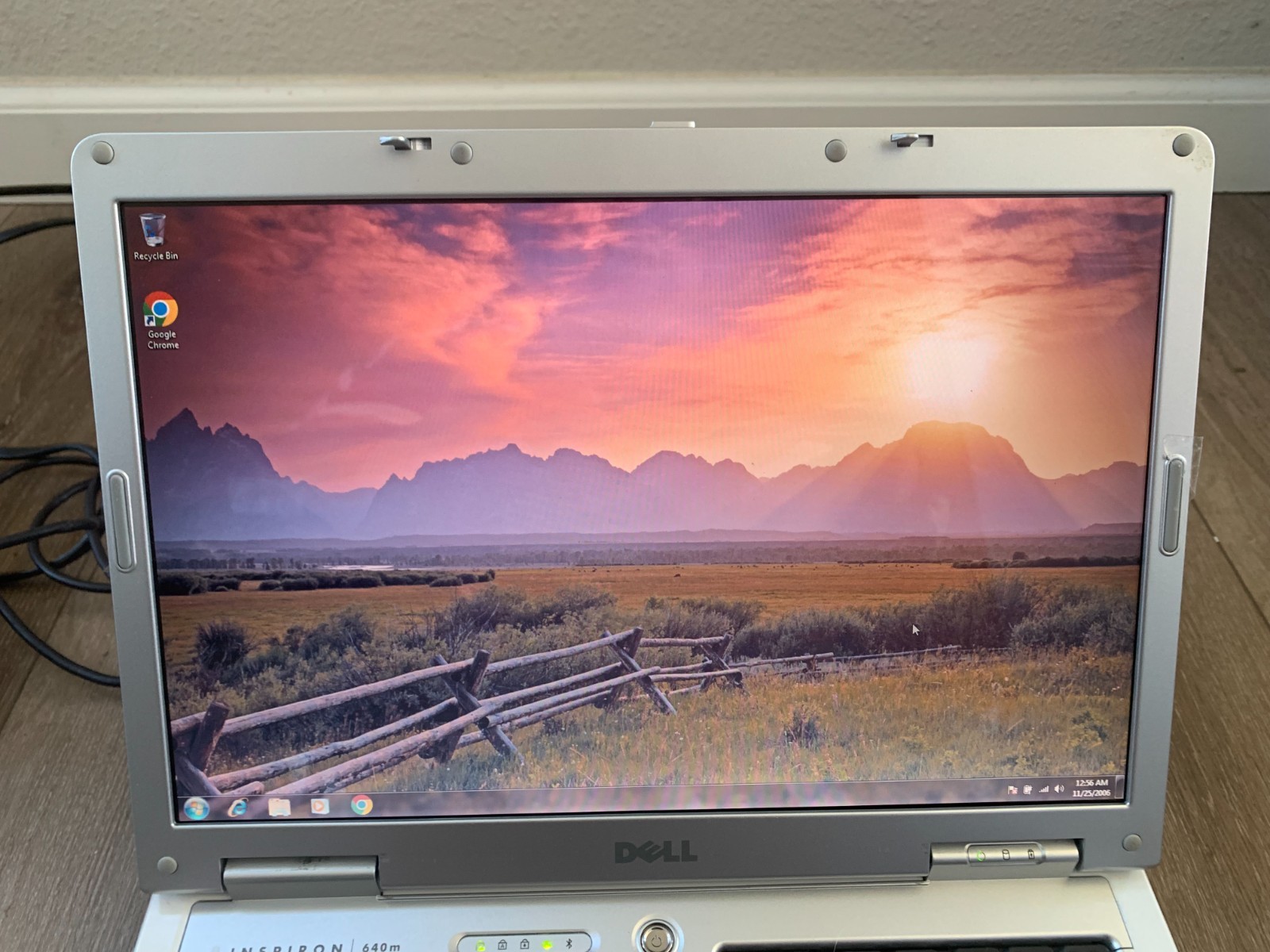 Dell Inspiron 640m 14″ Intel Core Duo T2050 1.6GHz 1GB RAM 120GB HDD Win 7 Pro