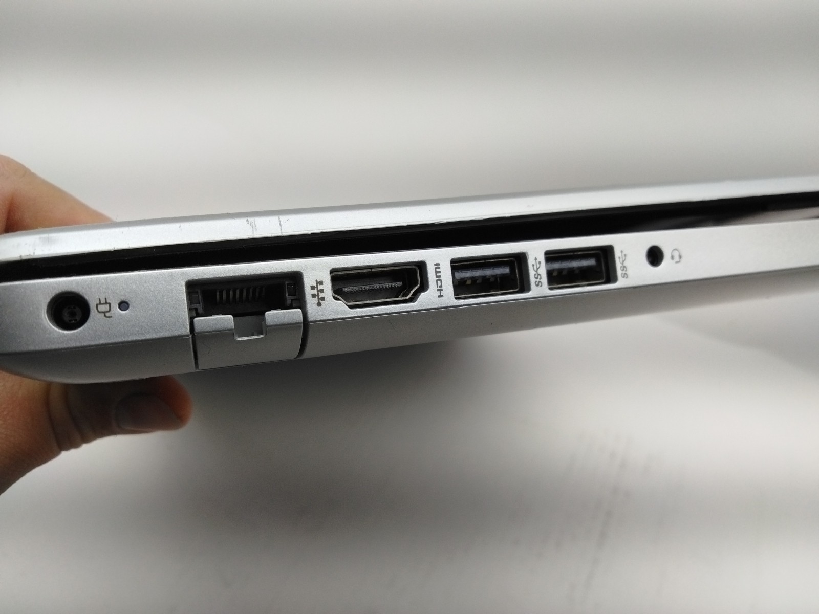 HP Pavilion 15-db0031nr 15.6″ AMD A9-9425 4GB 330GB Hd