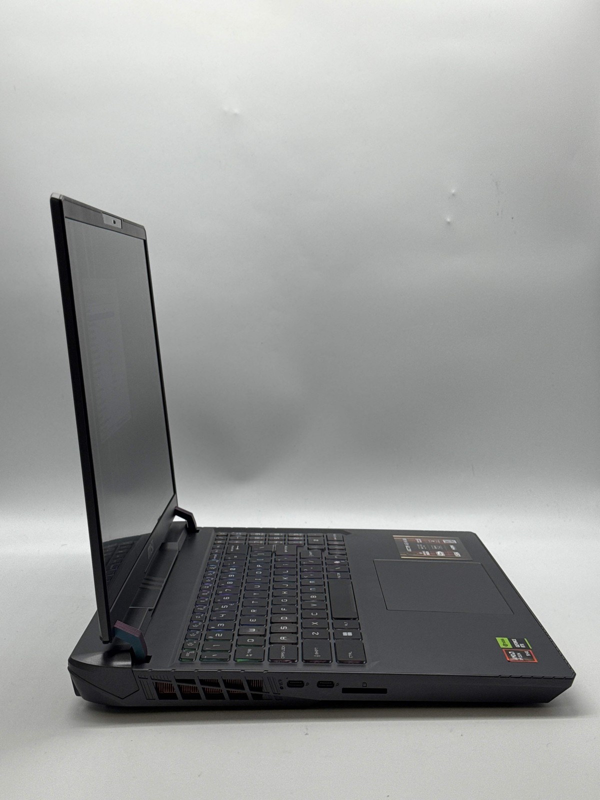 MSI Vector A16 HX 16″ Ryzen 9 8940HX 16GB RAM 1TB SSD RTX 5070 Ti Black Used
