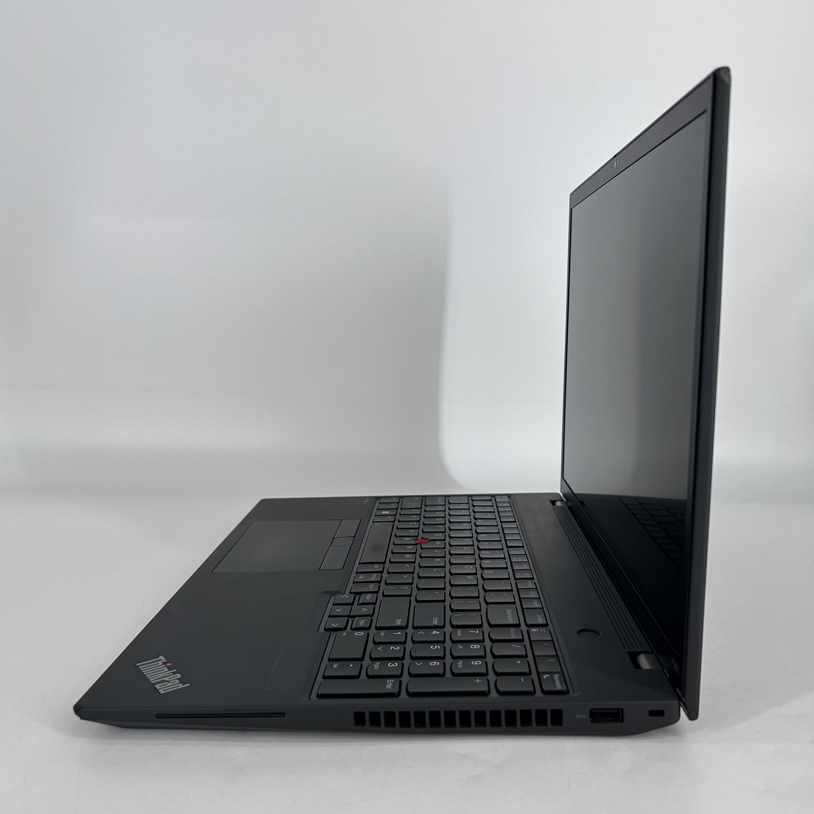 Lenovo ThinkPad P16s Gen 2 FHD+ 2.2 GHz i7-1360P 16GB 512GB RTX A500-FRAME SPLIT