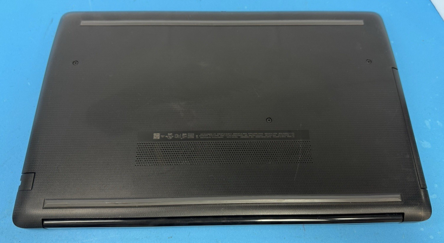 HP 15-dB0011dx Laptop 15″/AMD A6-9225 /4GB RAM/1TB HD 2.60GHZ BATTERY ISSUE