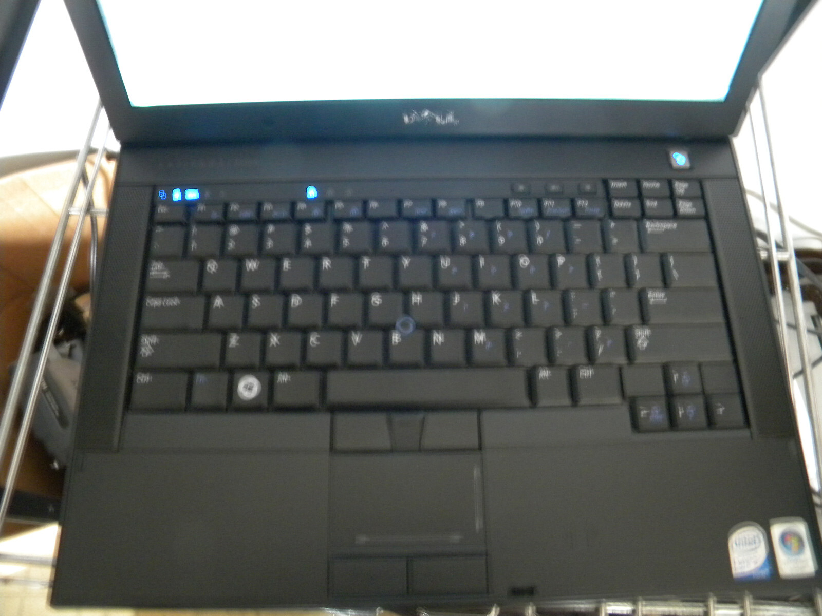 Dell latitude E6400 laptop C2D 2.4GHz 2GB 500GB Vista-passed diagnostics