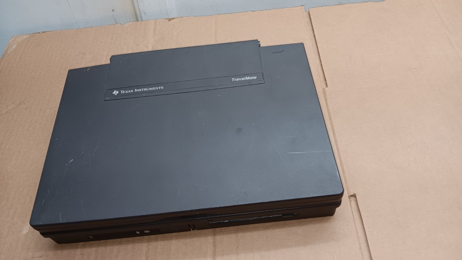 Vintage Texas Instruments TravelMate 6030 Laptop Windows 98 SE Operating System