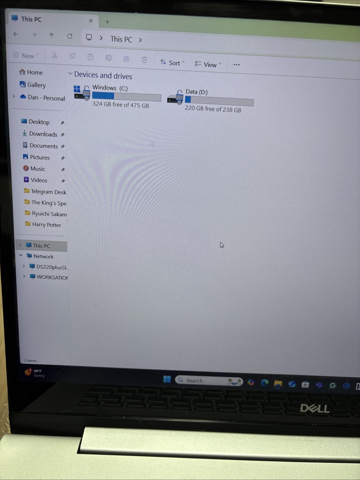 dell inspiron 17 7000 2 in 1 laptop (comes with a charger)