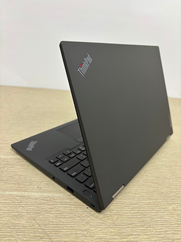 Lenovo ThinkPad X13 Yoga Gen 2 13″ i5-1145G7 16GB 256GB SSD W11P -(screen issue)
