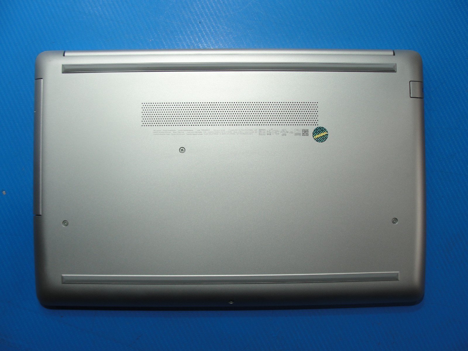 HP 15-DA1005DX 14”HD TOUCH Core i7-8565U 1.8GHz 12GB SSD Reset 256GB+Charger