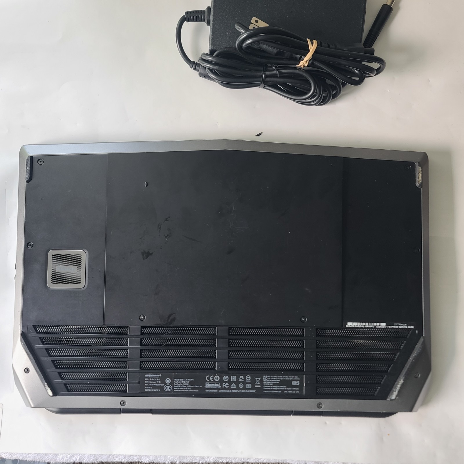 Alienware 17 R3 i7-6700HQ, GTX 970M 256GB SSD 1TB HDD Read Description