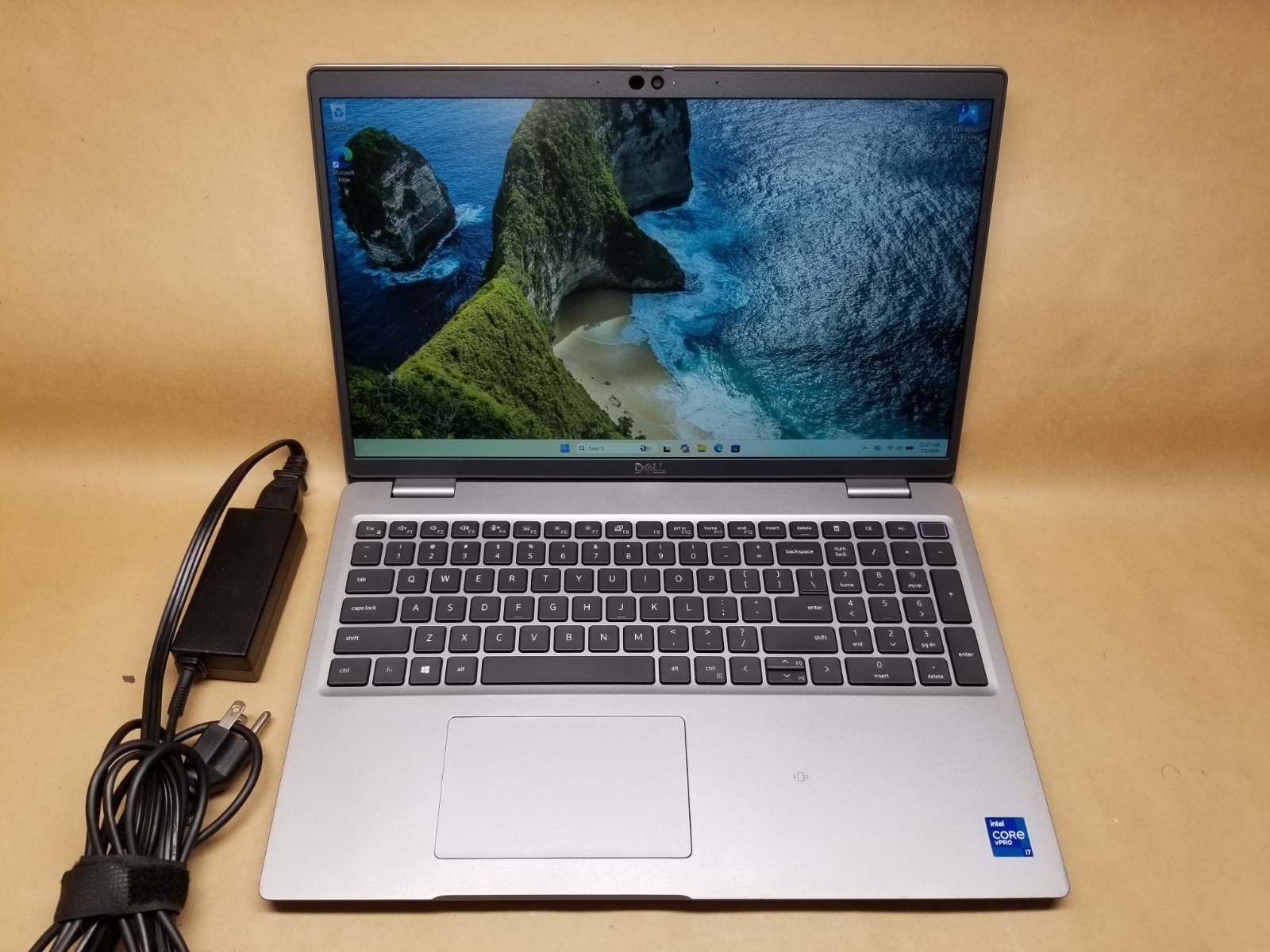 Dell Latitude 5520 15.6 FHD i7-1185G7 3.00GHz, 16GB RAM, 256GB SSD, WIN 11 PRO