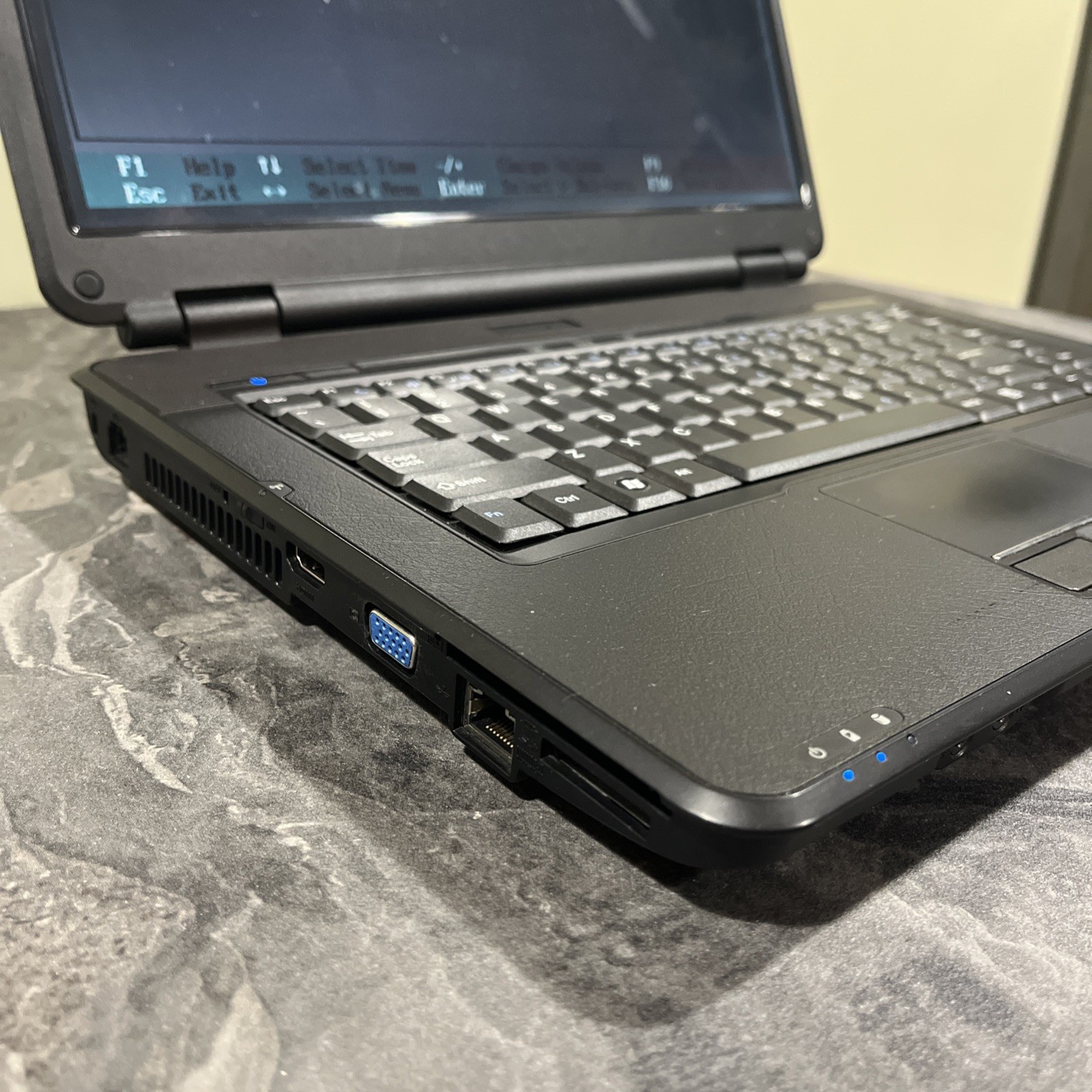 NEXLINK HL90 BOOTS TO BIOS INTEL CENTRINO 2 4GB RAM 15″ Inch Laptop No HDD