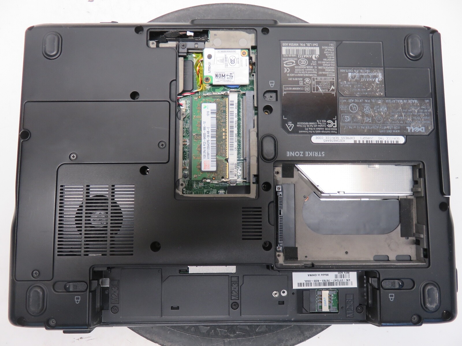 Dell Vostro 1400 Intel Core 2 Duo 06FD 1.6GHz 1 GB NO HDD No Batt