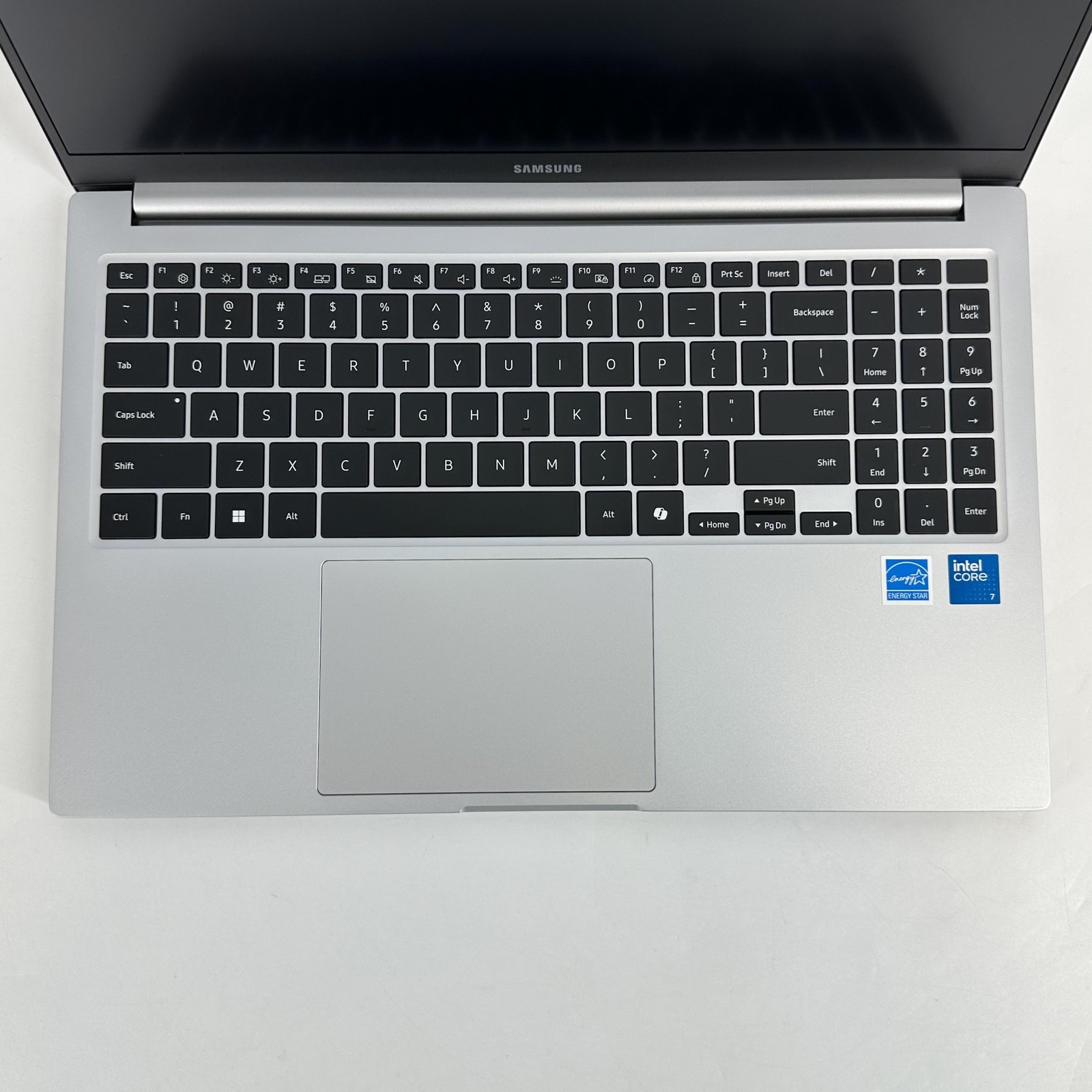 Samsung Galaxy Book4 15.6 FHD 1.8 GHz Core 7 150U 16GB 512GB SSD Excellent