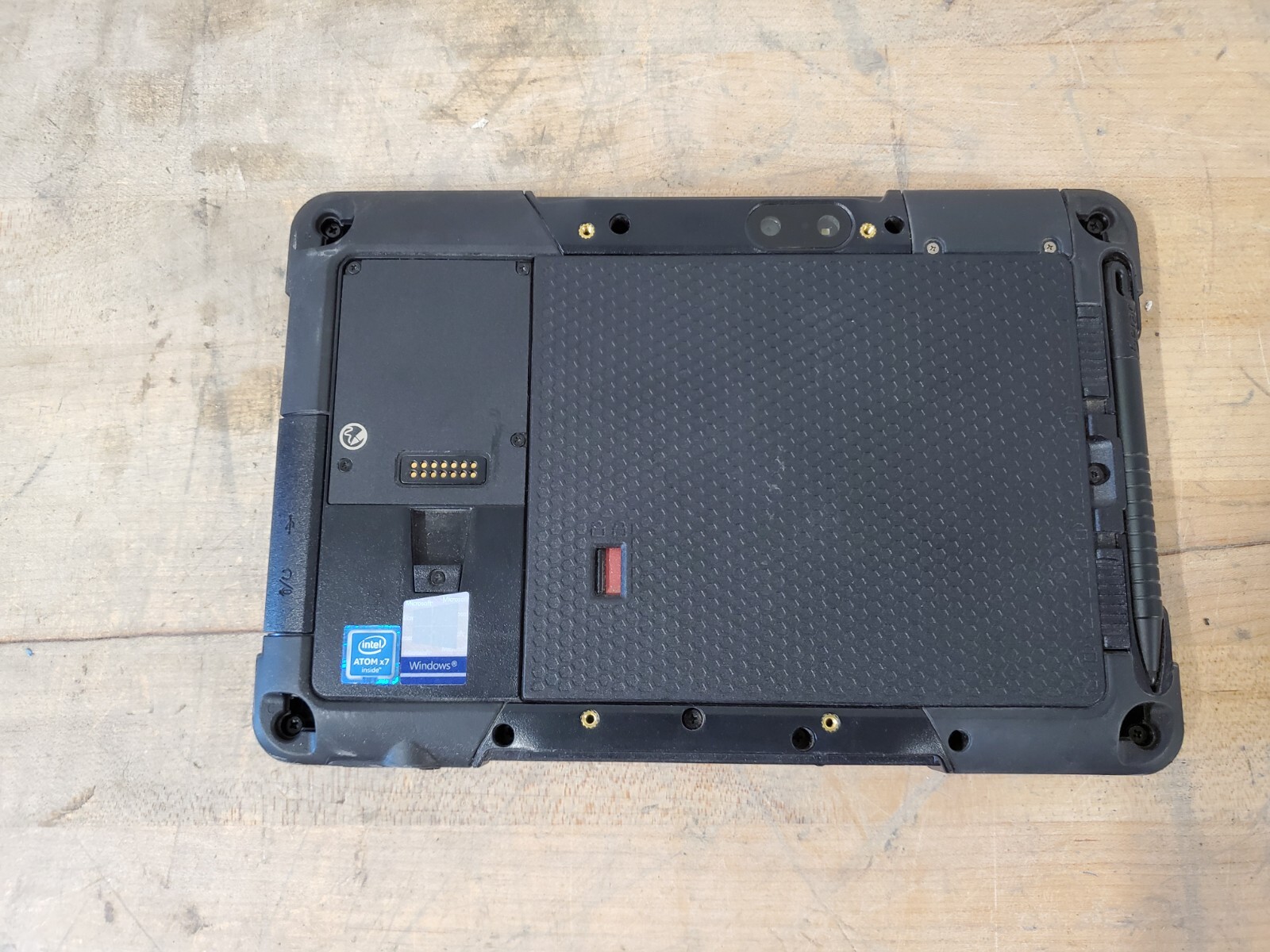 Getac T800 G2 Intel Atom x7-Z8750 1.60GHz 4GB RAM 128GB SSD Ubuntu 22.04 – READ!