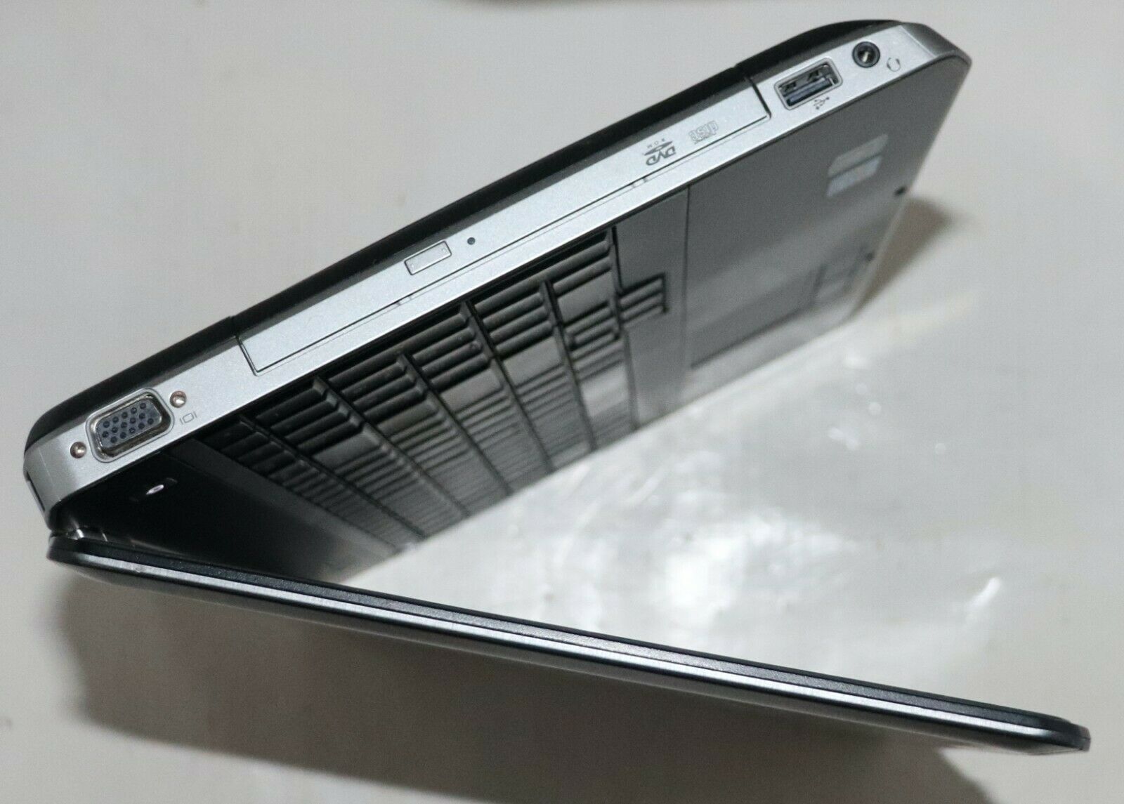 Dell Latitude E5520|Intel core i3@2.20GHz|500GB HDD|2GB RAM|WIN.10 PROF|WIFI