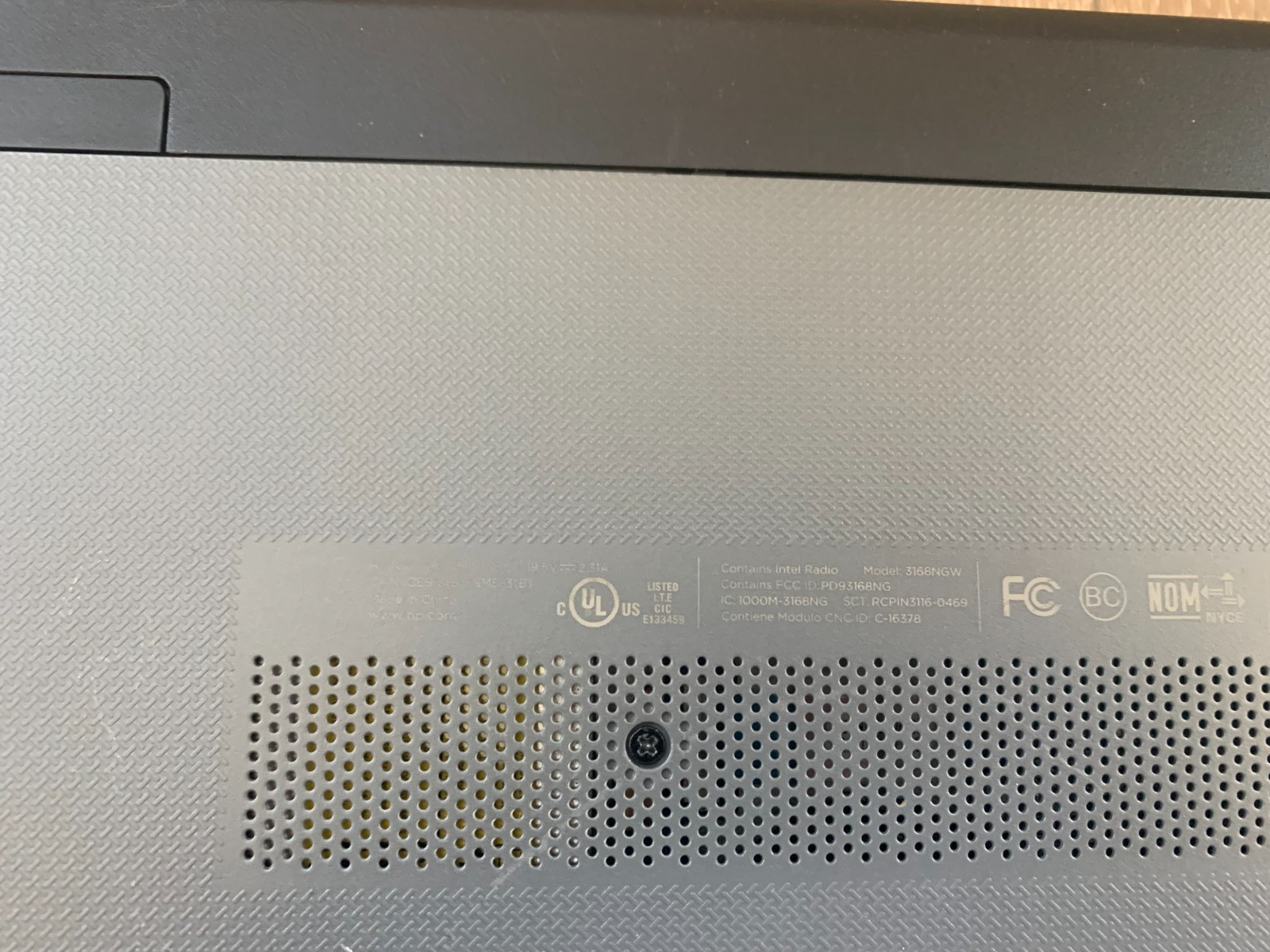 HP 15-bs033cl 15.6″ Touchscreen intel Core i3-7100U 2.40GHz 8GB RAM 1TB Win 10