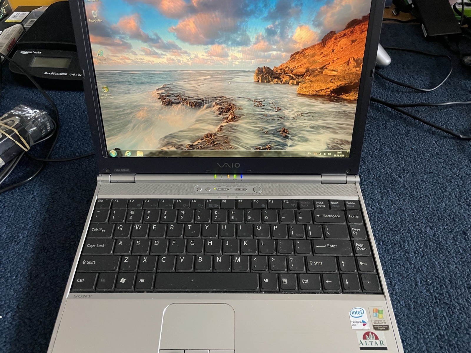 SONY VAIO VGN-SZ340P Laptop Intel CORE2 T7200 2.5GB RAM 120GB HDD Win 7 Ultimate