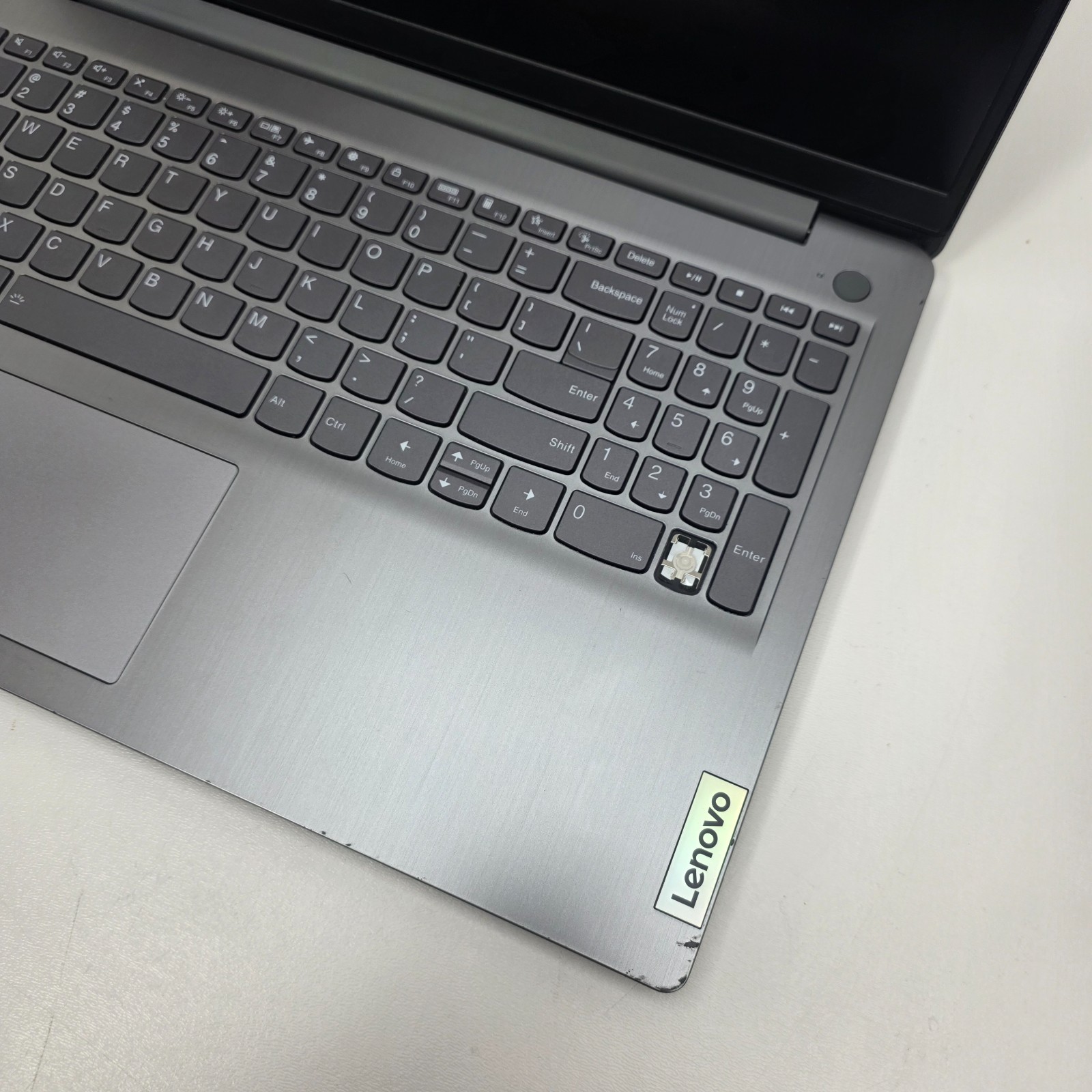 Lenovo IdeaPad 3-15ITL6 15″ TOUCH I7-1165G7 2.80GHZ 256GB MVME 8GB RAM Win11