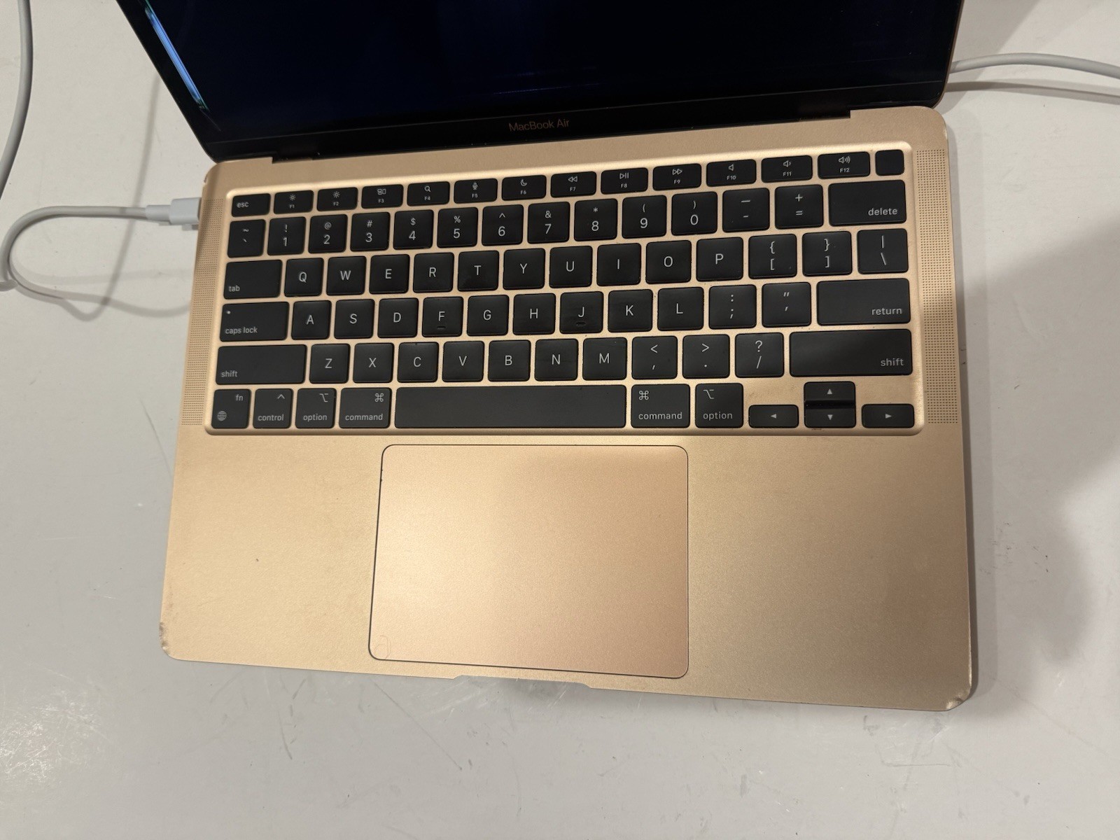 MacBook Air 13″ A2337 FOR PARTS, REPAIR Password LOCKED Internal Cracked Screen