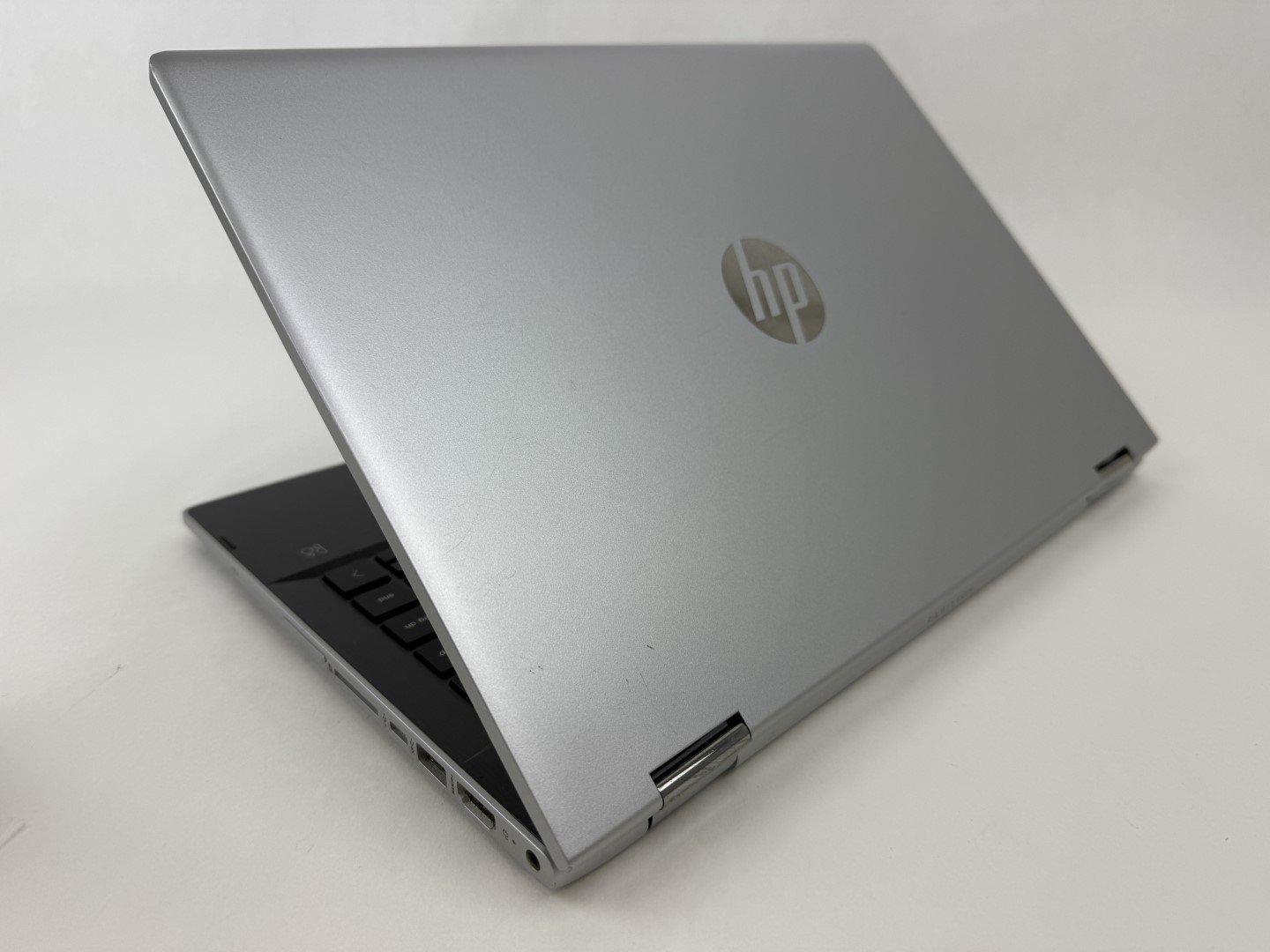 HP Pavilion x360 14m-cd0001dx 14″ HD Touch i3-8130U 8GB 512GB W11H