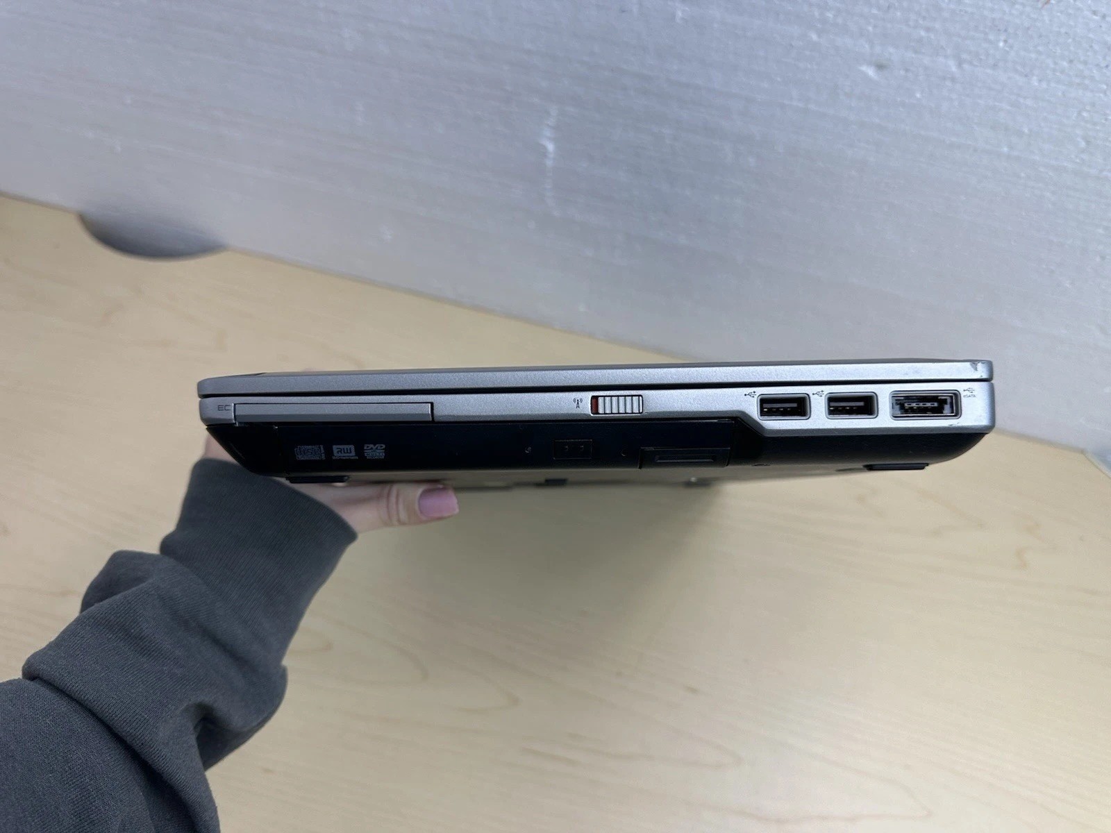 Dell Latitude E6420 Core i5-2520M 8GB RAM No Charger For Parts Or Repair