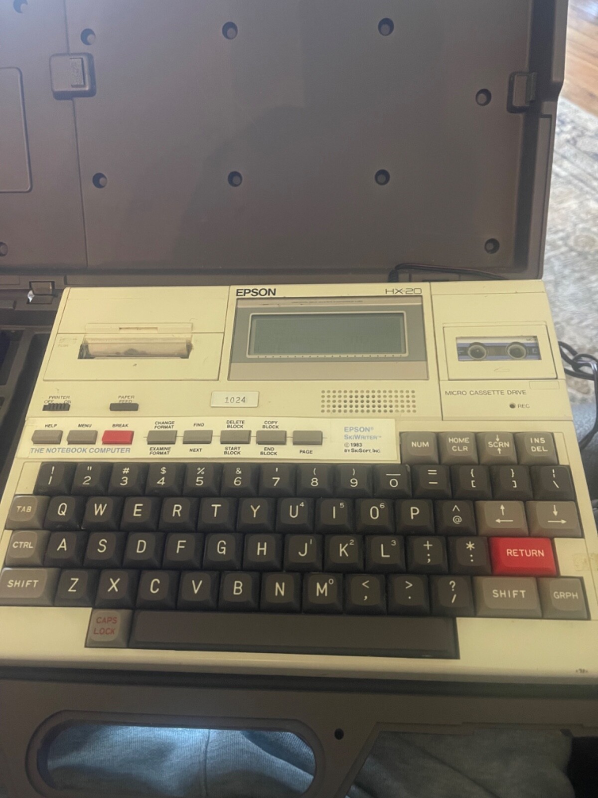 Epson sk/writer HX20 vintage laptop computer (1983).
