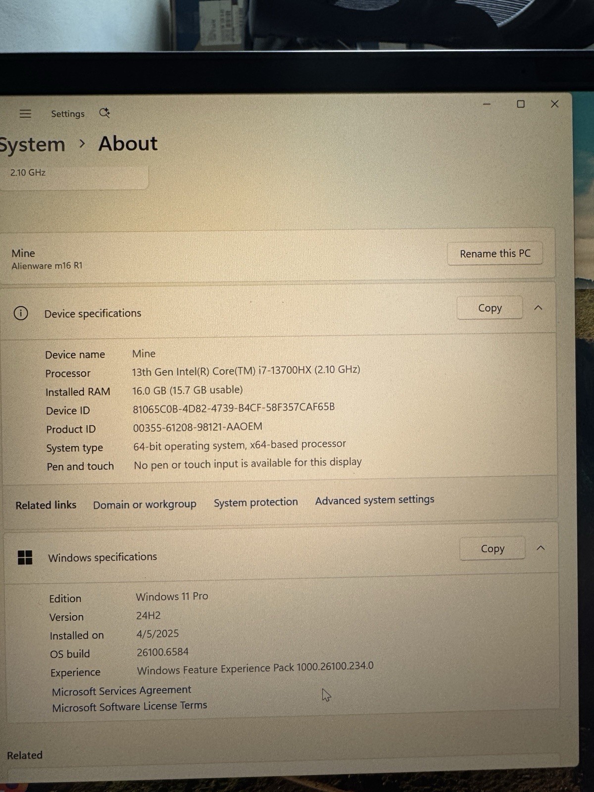 Alienware m16 R1 16″ i7-13700HX 16GB 1TB SSD RTX 4070 Win 11 Pro