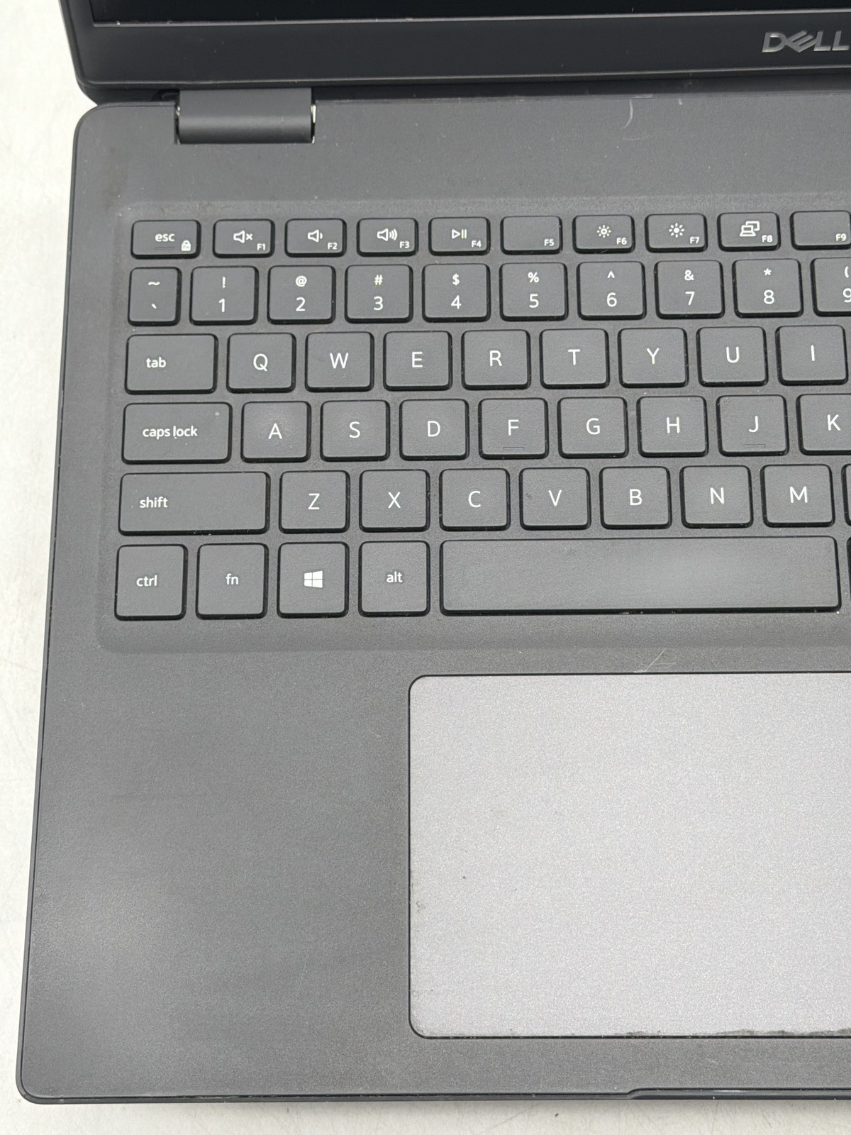 Dell Latitude 3510 i3-10110U 15.5″ 8GB 128GB NO OS {Read}