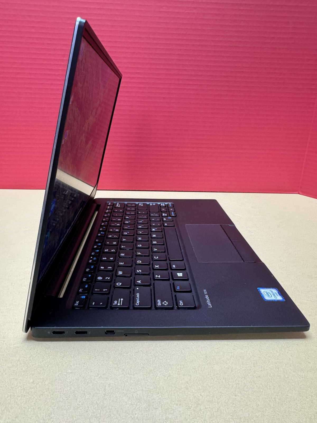 DELL LATITUDE 7370 M7 13” Intel Core M7 1.2GHz 8GB RAM 256GB SSD Windows 11 Pro