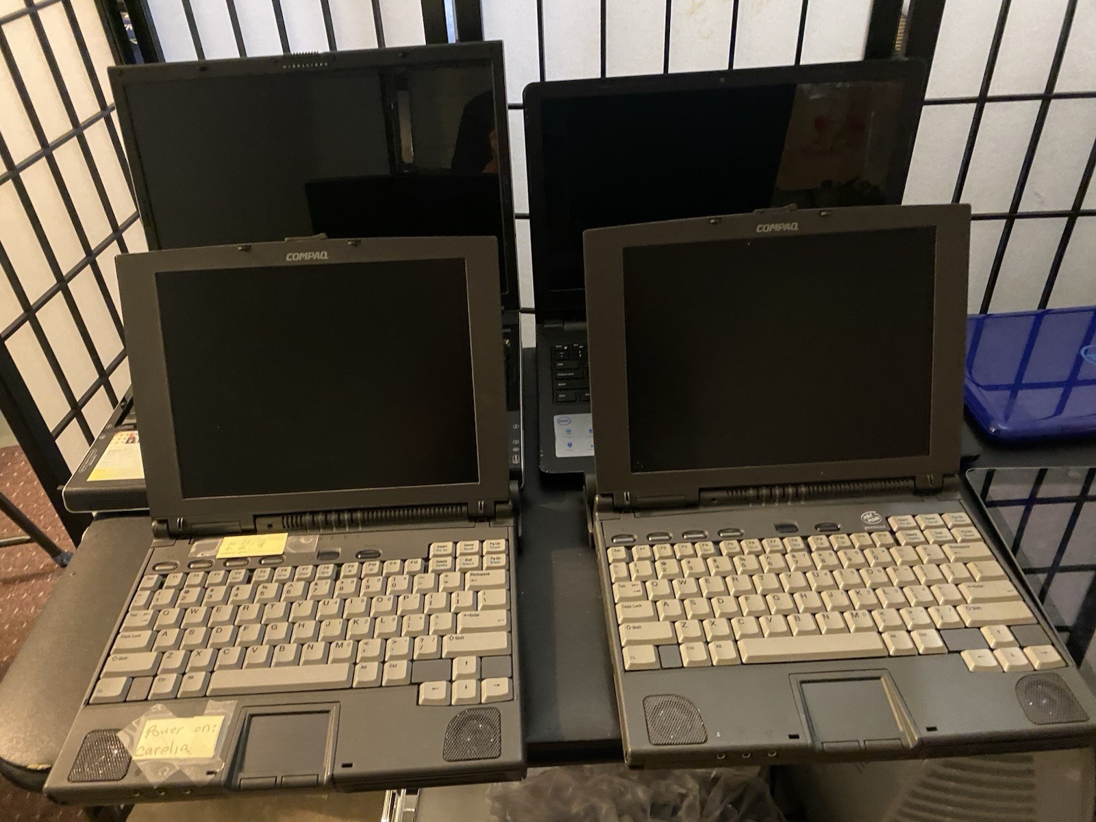 Lot of 7 Computer Laptops/Desktop for Parts/Repair Apple Ipad HP Dell Compaq