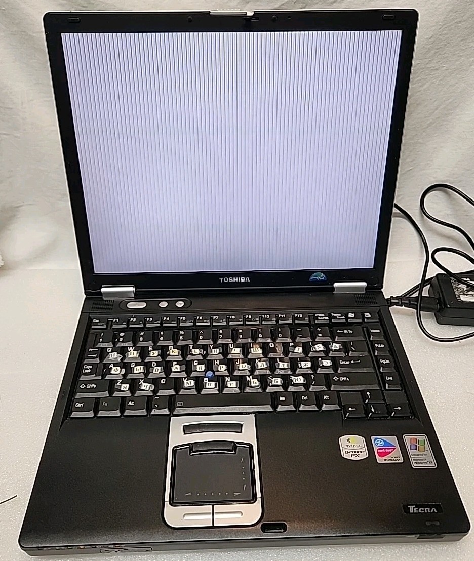 Vintage Toshiba Tecra M2 PTM20U Laptop – For Parts – *READ
