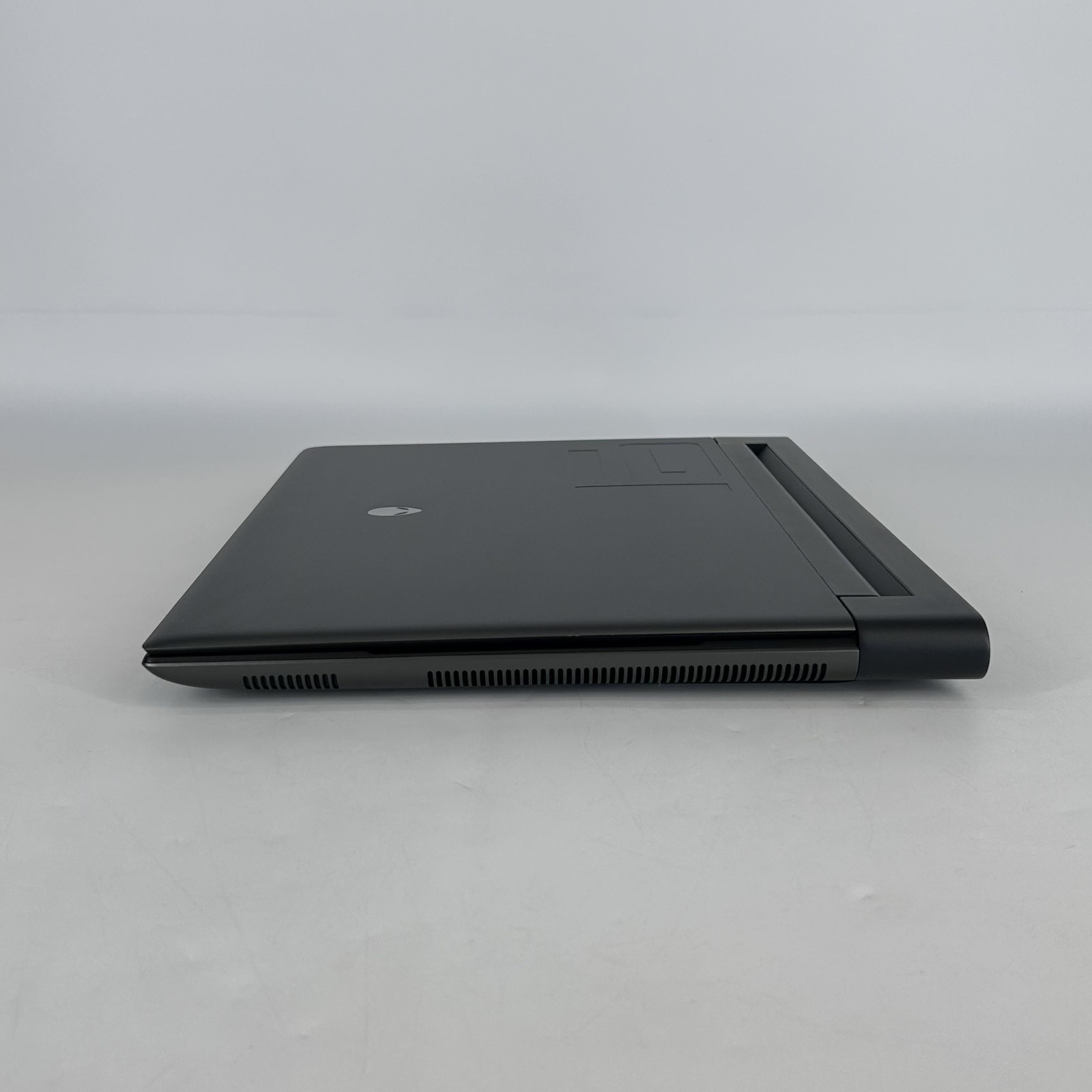 Dell Alienware M16 R1 240Hz QHD+ 2.2 GHz i9-13900HX 64GB 2TB SSD NVIDIA RTX 4090