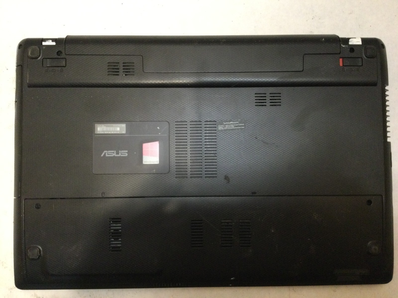 ASUS X55A 15.6″ / Intel Celeron B380 @ 1.80GHz / (PAINTED/MISSING PARTS!) MR