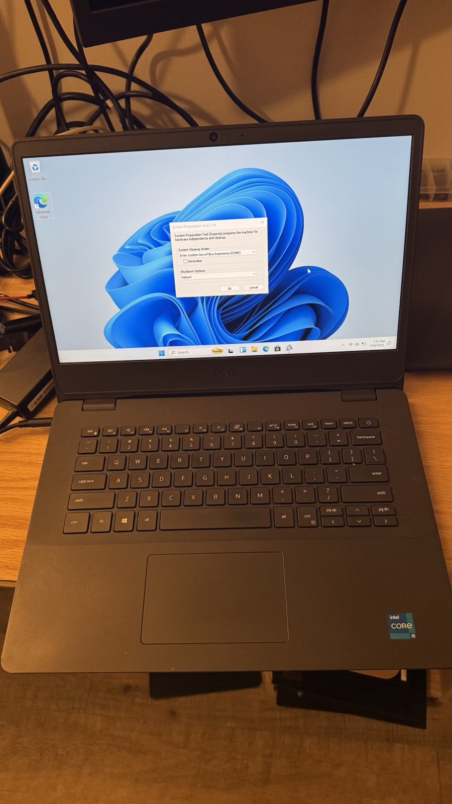 A lot 2 Unit Vostro 3400 14″ (256GB SSD, Intel Core i5-1135G7, 8GB RAM) Notebook