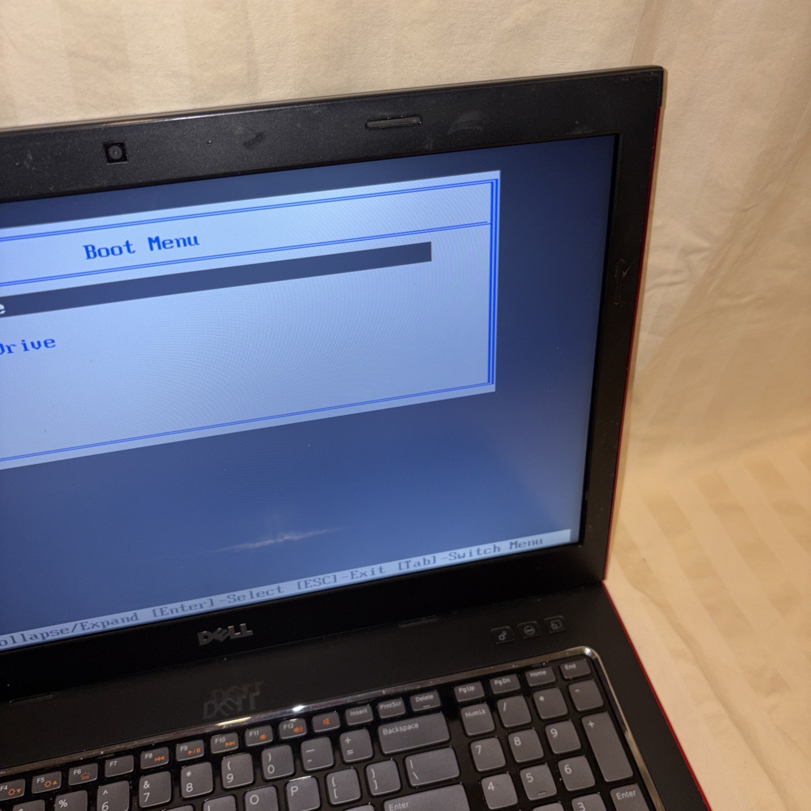Dell Vostro 3750 – 17.3″ Intel i5-2410M 2.30GHz 8GB RAM – no hdd – boots to bios