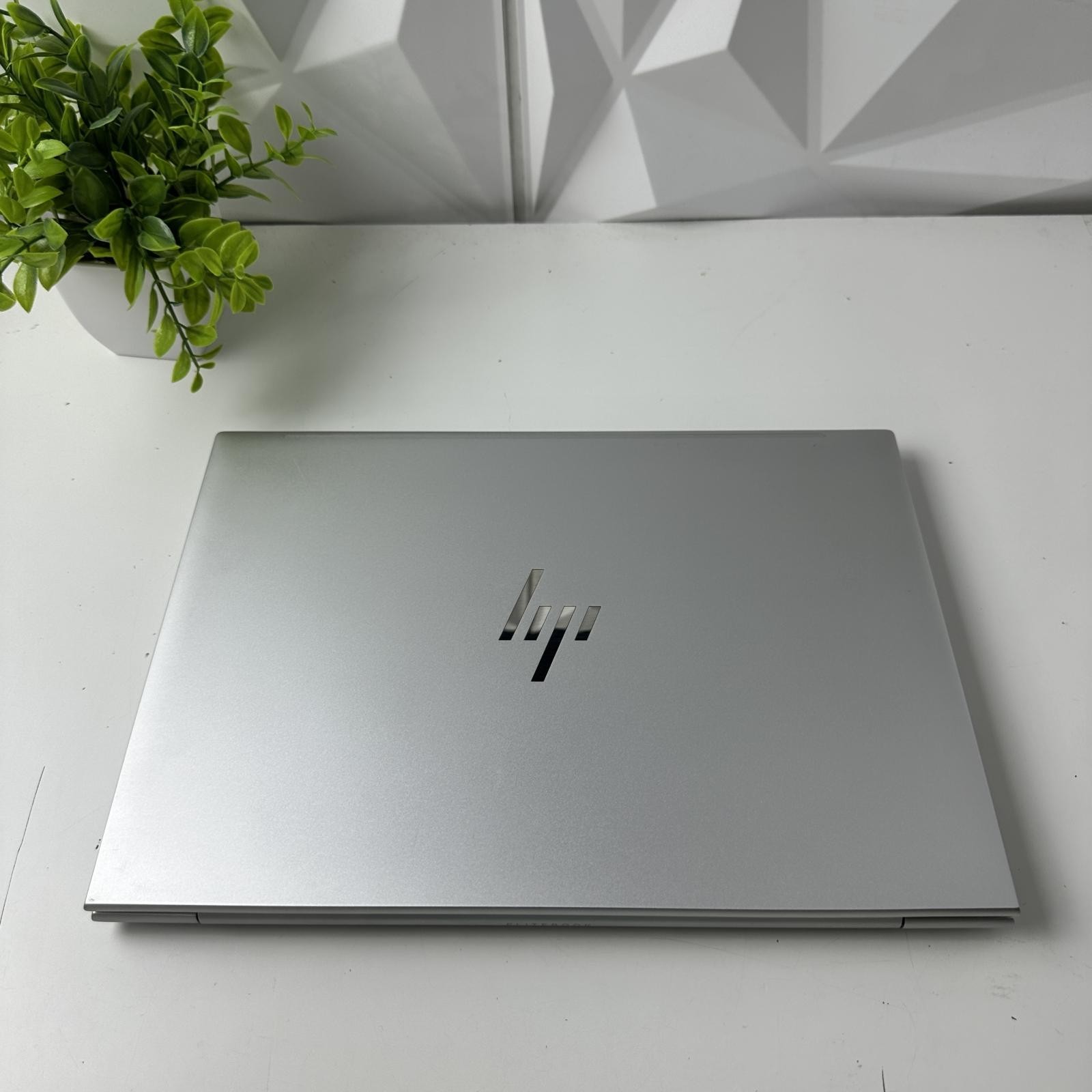 HP EliteBook 845 G11 Laptop, 14″ FHD, Ryzen 5 PRO 8540U, 16GB, 256GB SSD