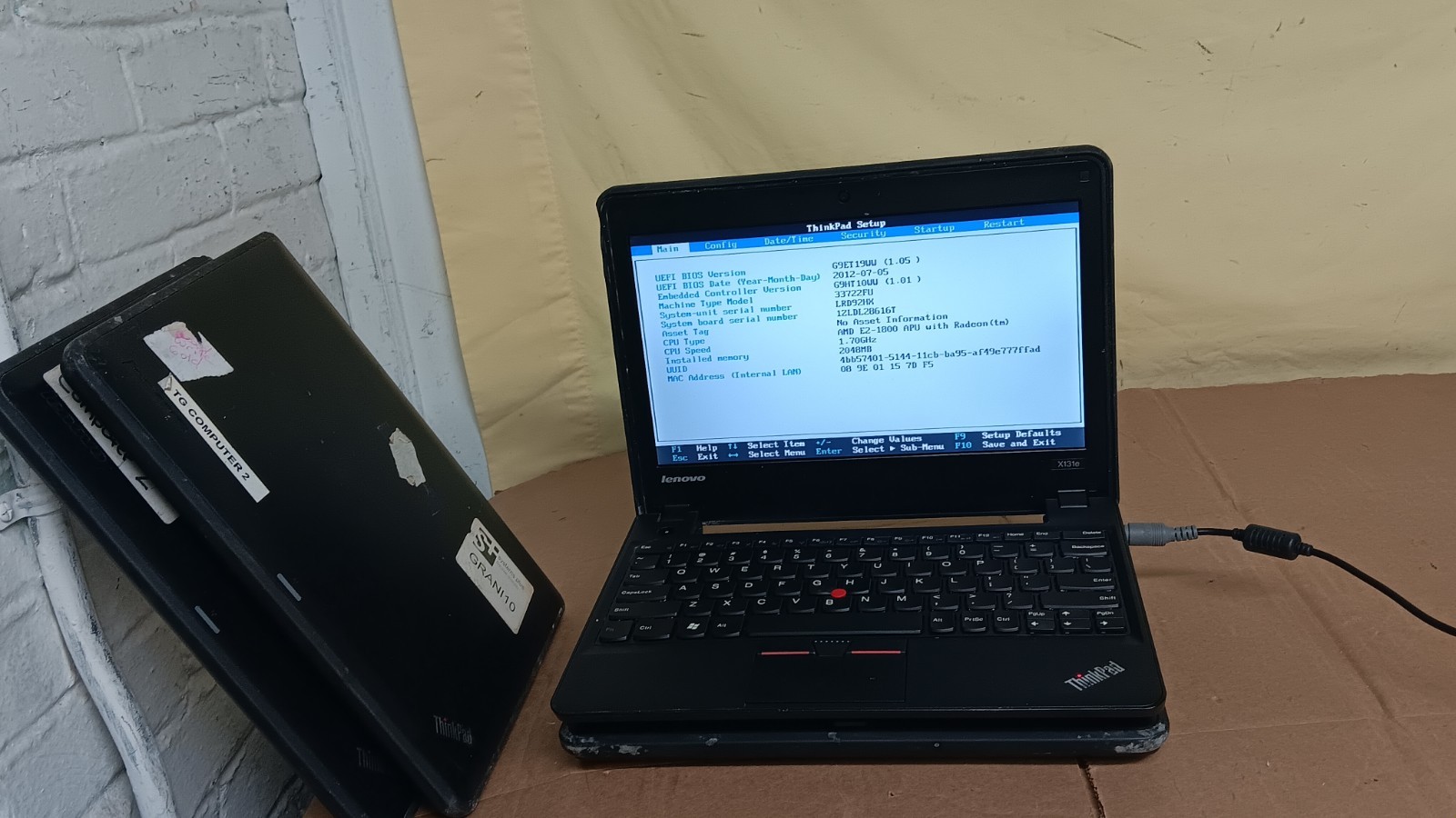 Lot of 4 Lenovo ThinkPad X131e 11.6″ Laptop AMD E2 1800 APU 11.6″ LCD Screen P/R