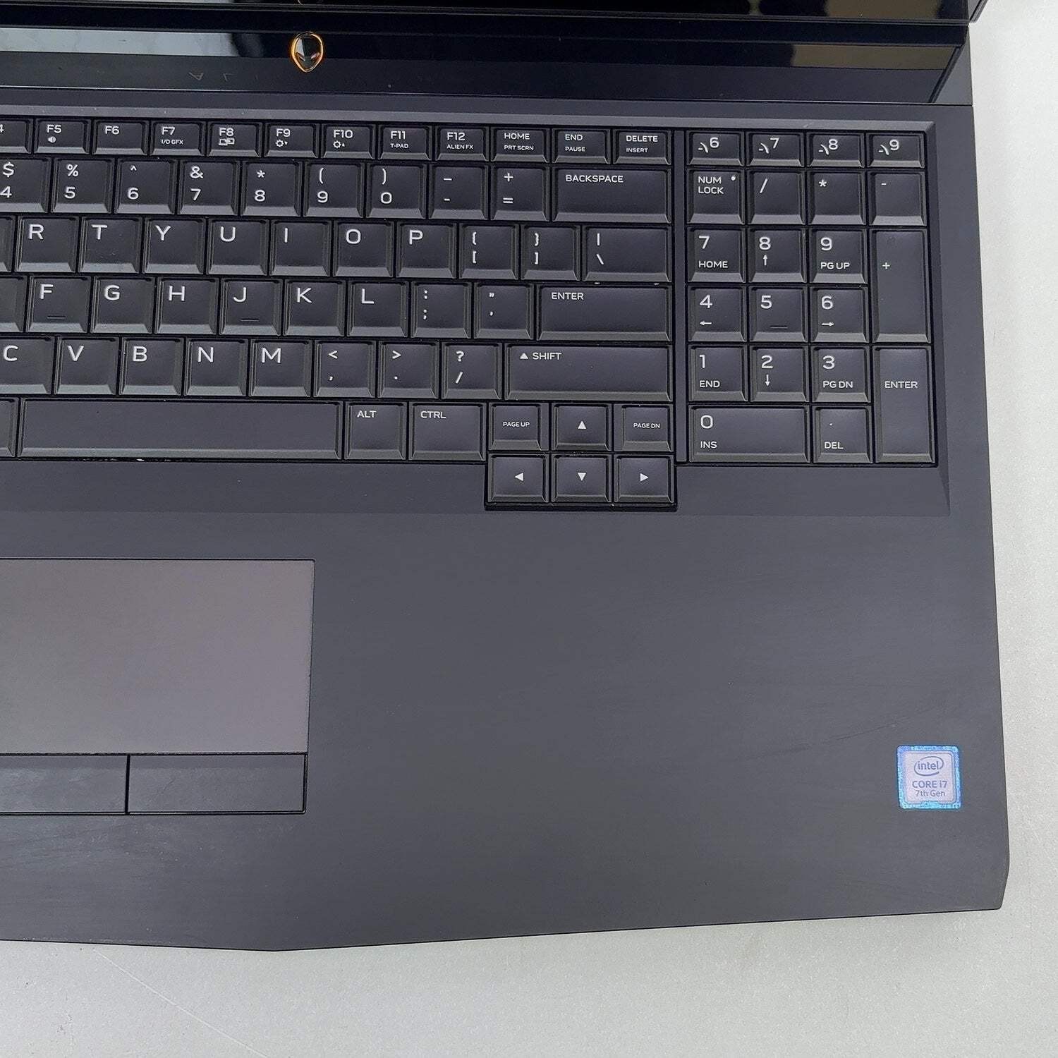 Alienware 17 R4 17.3″ i7-7820HK 2.9GHz 32GB RAM 256GB SSD 1TB HDD