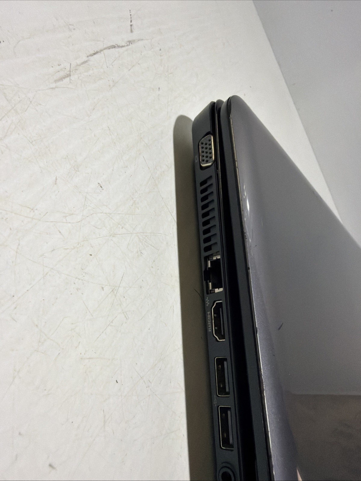 Hp Pavilion G7 17″ Laptop i3-M380 4gb Ram NO Drives Boots Bios No P/S