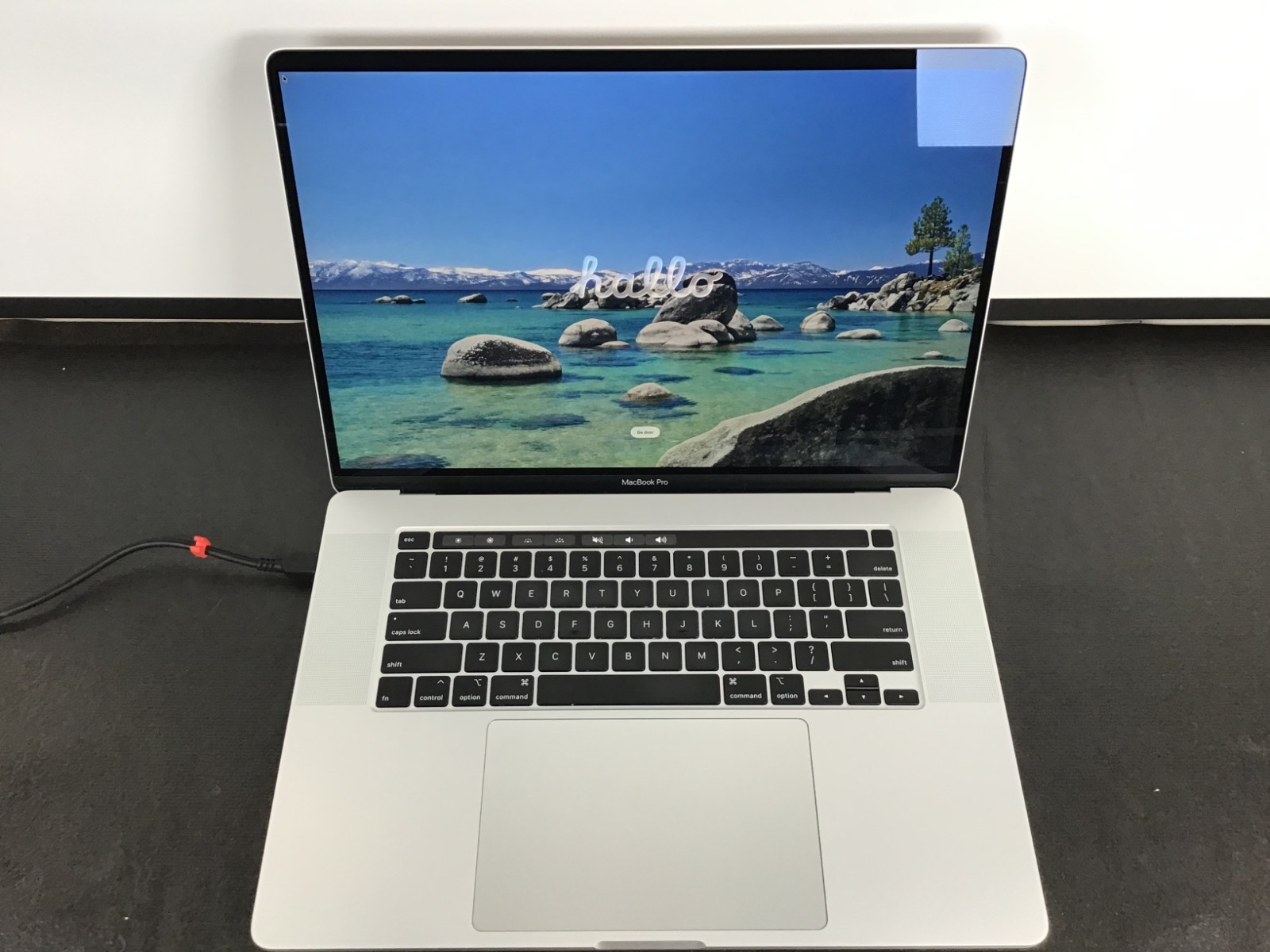 Apple MacBook Pro 16″ A2141 i7-9750H 2.6GHz 16GB RAM 500B NVMe 80% Battery ~