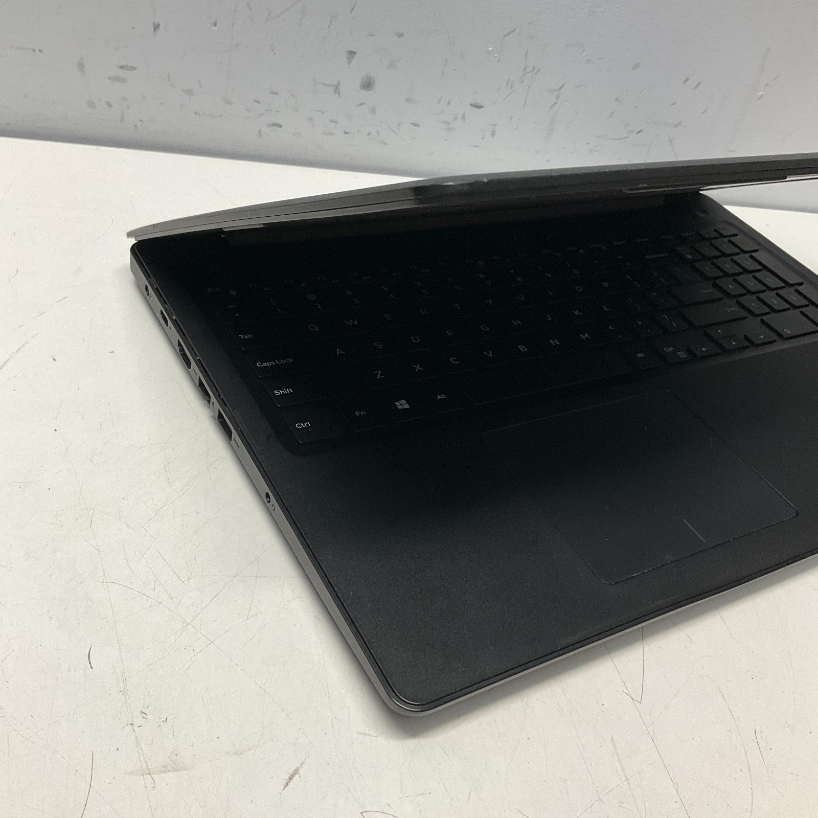 Dell Latitude 3590 15.6 i5-8250U 1.60GHz Laptop FOR PARTS ONLY BROKEN LCD AS IS