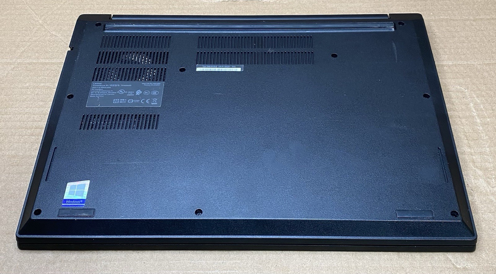 Lenovo ThinkPad E490 14″ Core i5-8265U @ 1.60GHz 8GB RAM 256GB SSD Windows 11Pro