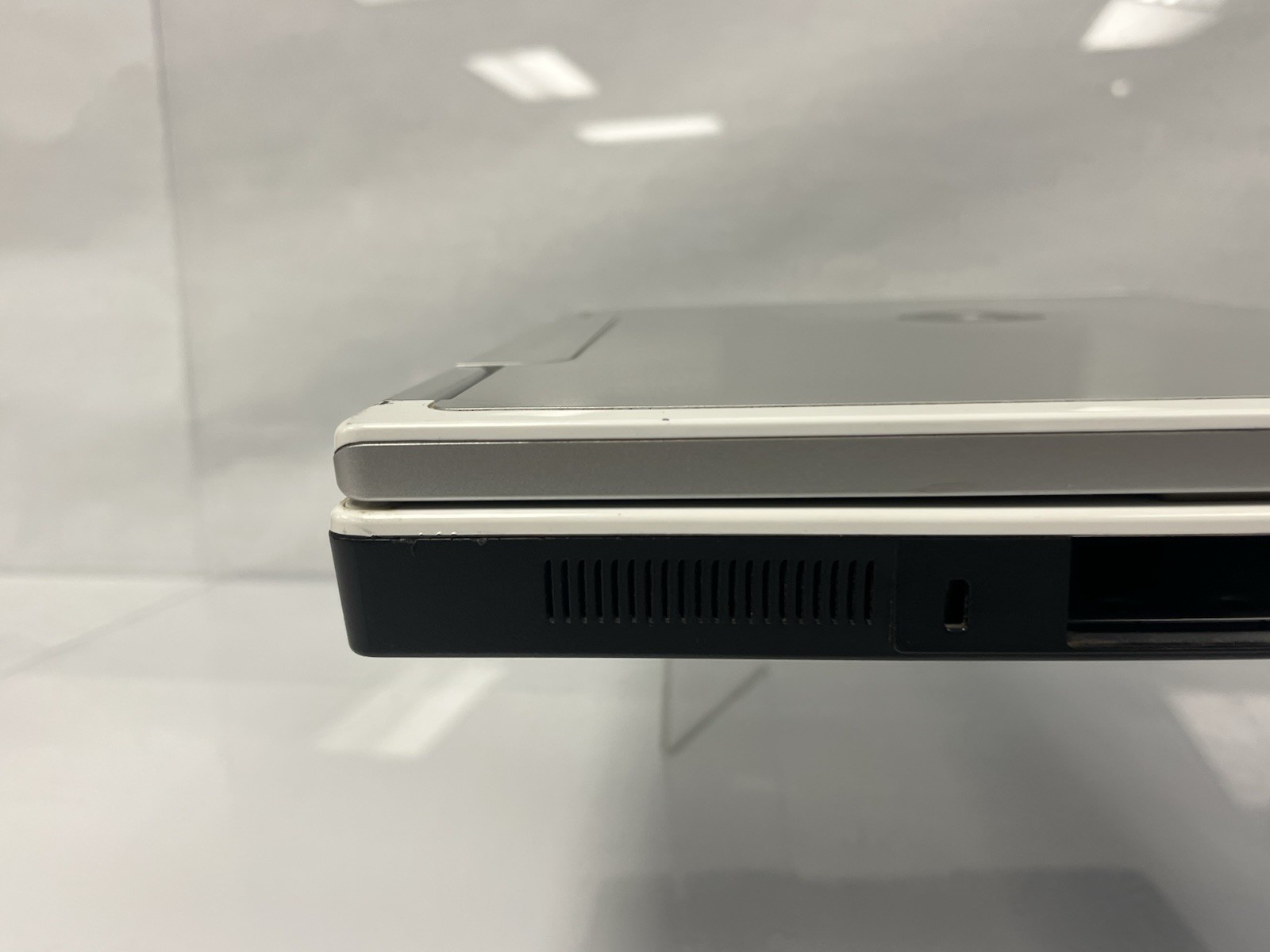 Dell Inspiron 1501 15.4″ AMD Turion 64 MK-36 2.0GHz 2GB RAM NO HDD