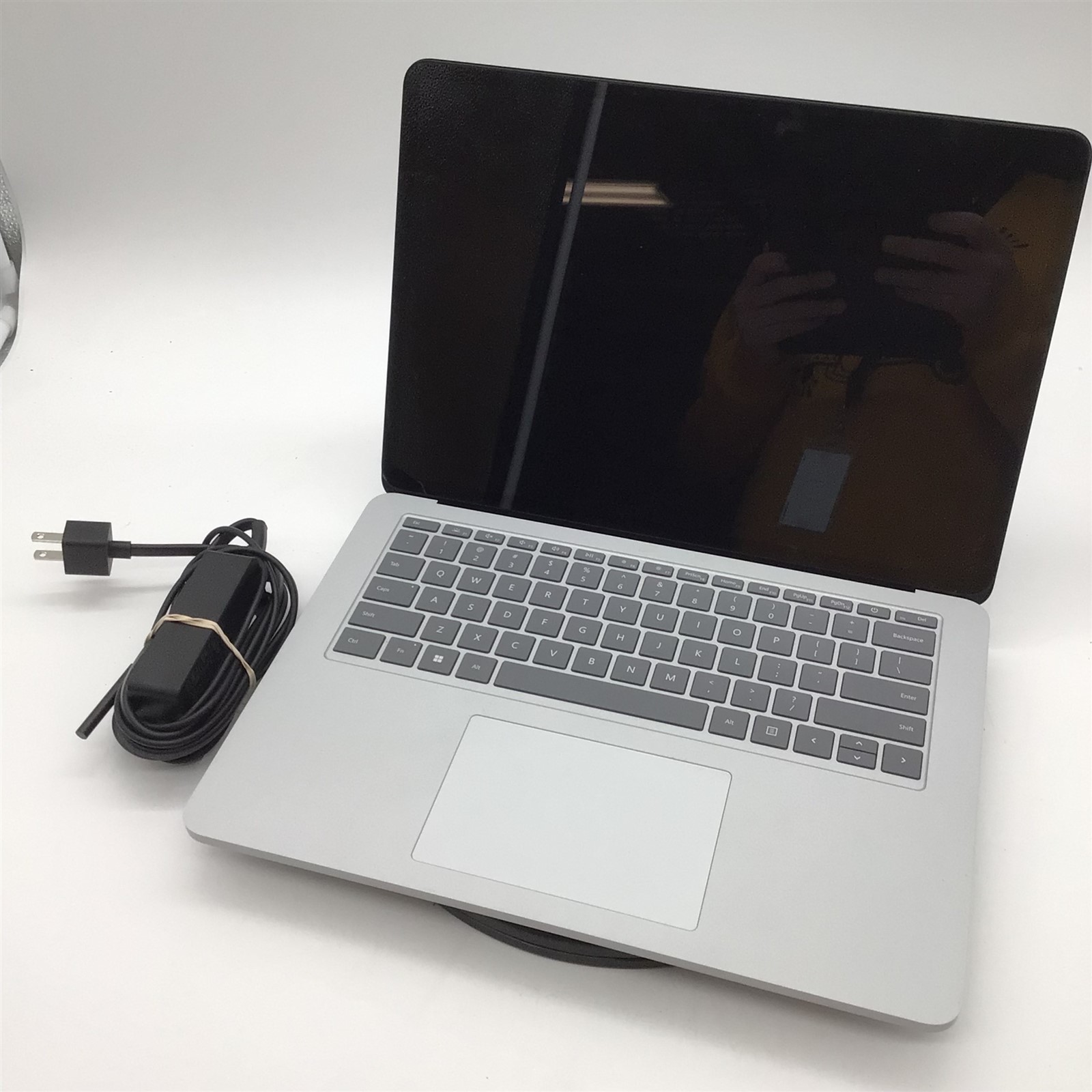 Microsoft 1964 Surface Laptop Studio i7-11370H 3.3GHz/32GB RAM/No SSD