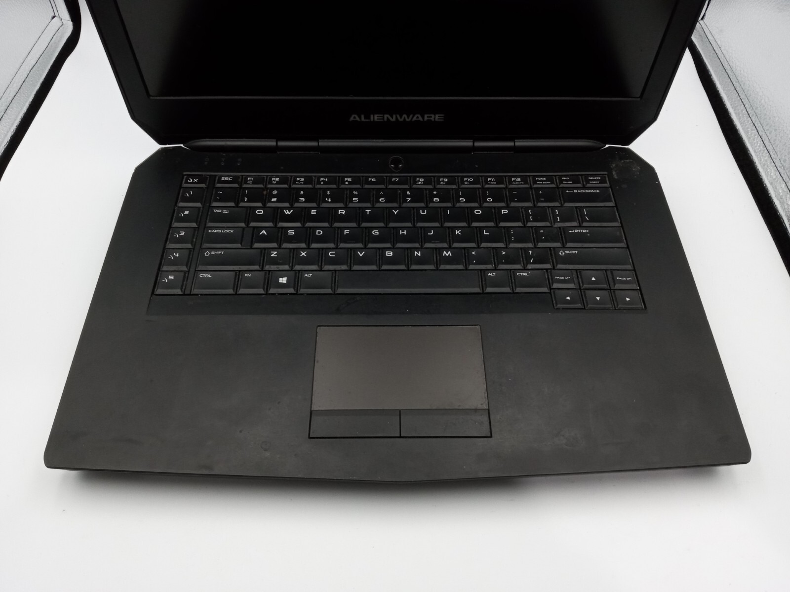Dell Alienware 15 R2 15″ FHD Laptop Intel i5-6300HQ GTX 965M – PARTS/REPAIR -RR