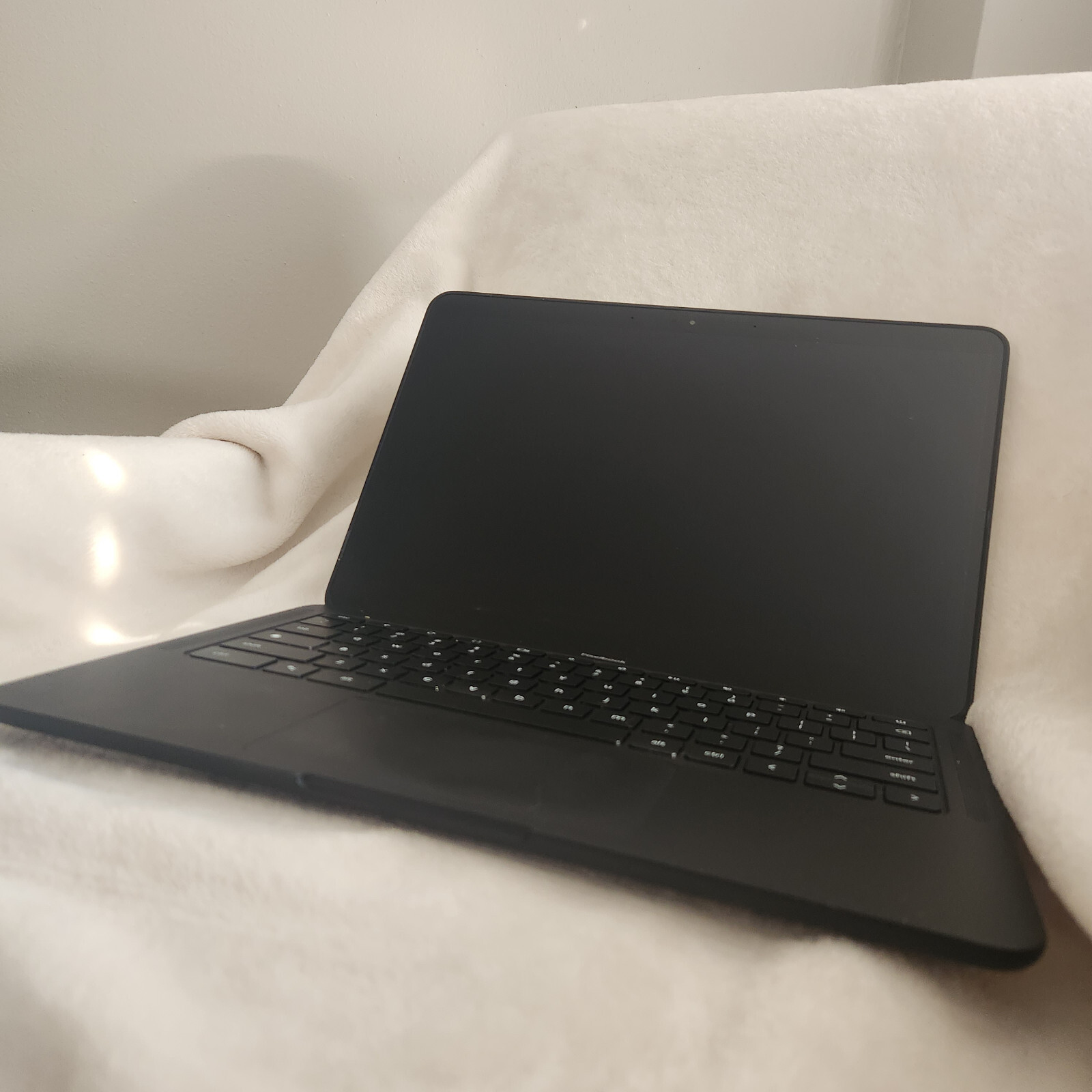 Google Pixelbook Go 13.3″ (128GB SSD, Intel Core i5 8th Gen. 1.30GHz, 8GB)