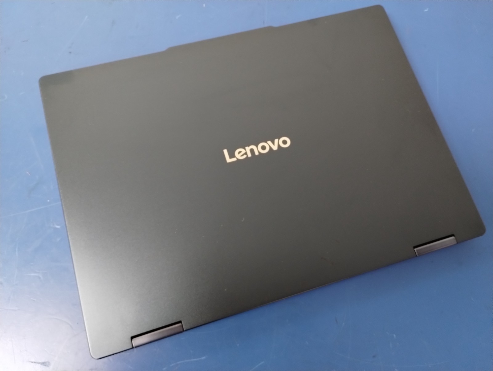 Lenovo IdeaPad 5 2-in-1 14AKP10 AMD Ryzen AI 7 350, 2.00 GHz 16 GB RAM 1 TB NVMe