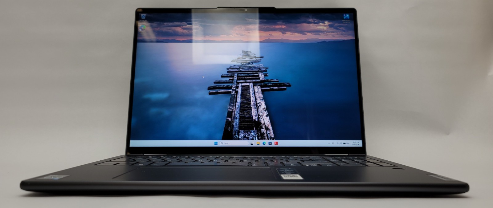 Lenovo Yoga 7 16 in / i5 12th Gen / 8GB / 256GB / Windows 11 IdeaPad Laptop