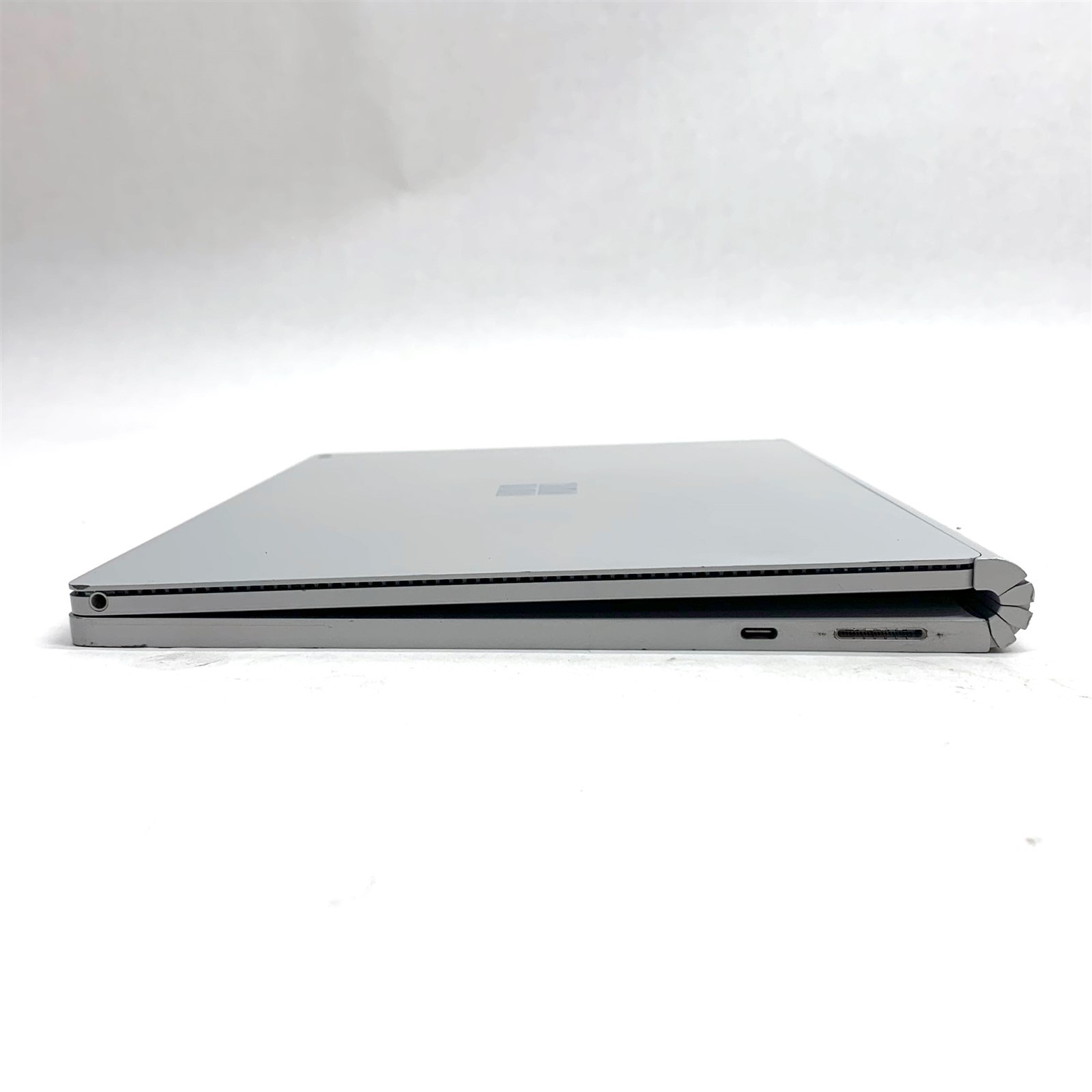 Microsoft Surface Book 2 1832 13.5″ Touch UHD i7-8650U 1.90 GHz 8GB 256GB Win 11