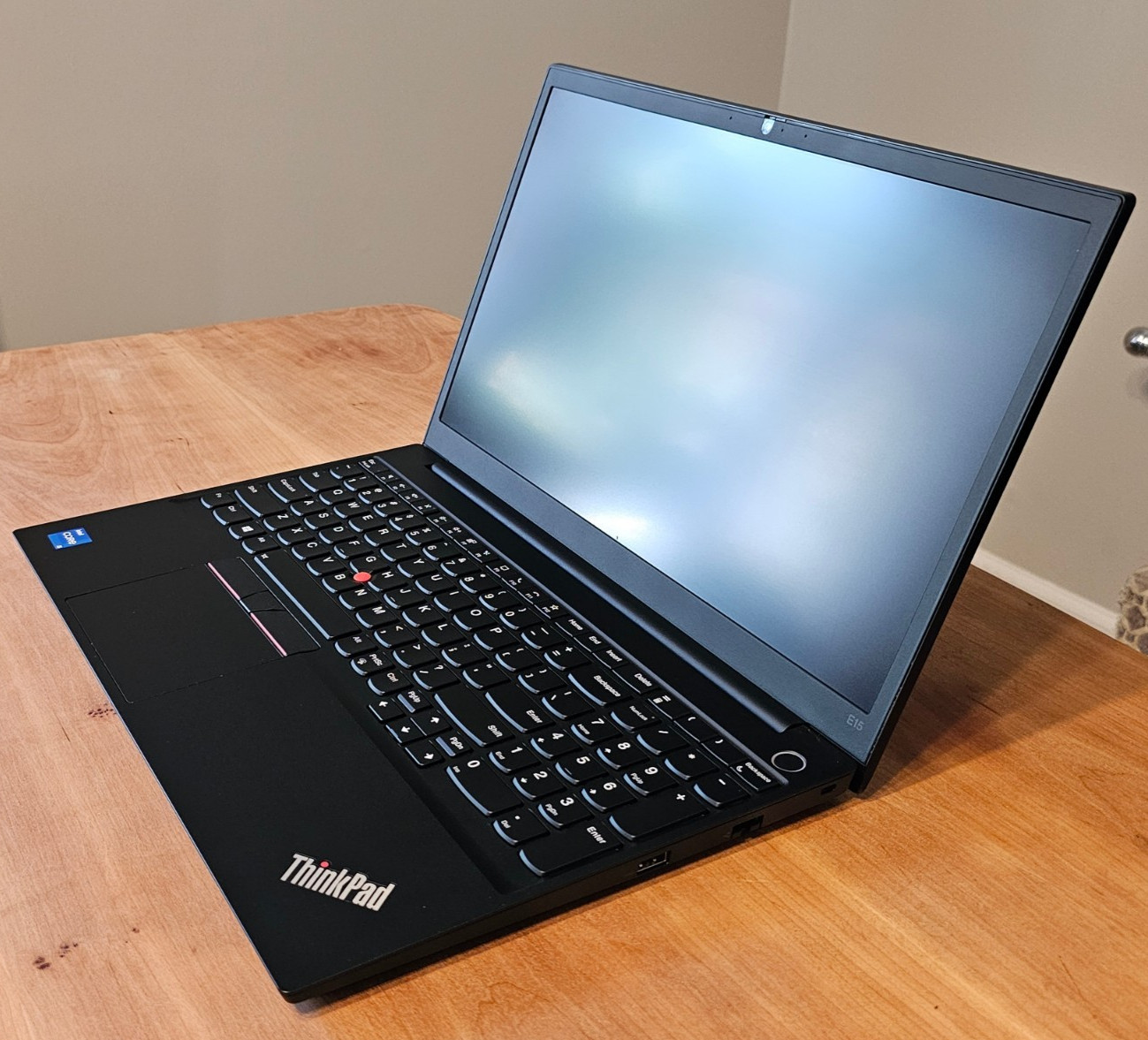 Nice Lenovo E15 Gen 2 i5-1135G7 2.40GHz 8GB 256GB NVMe Full HD AC & 83% Battery