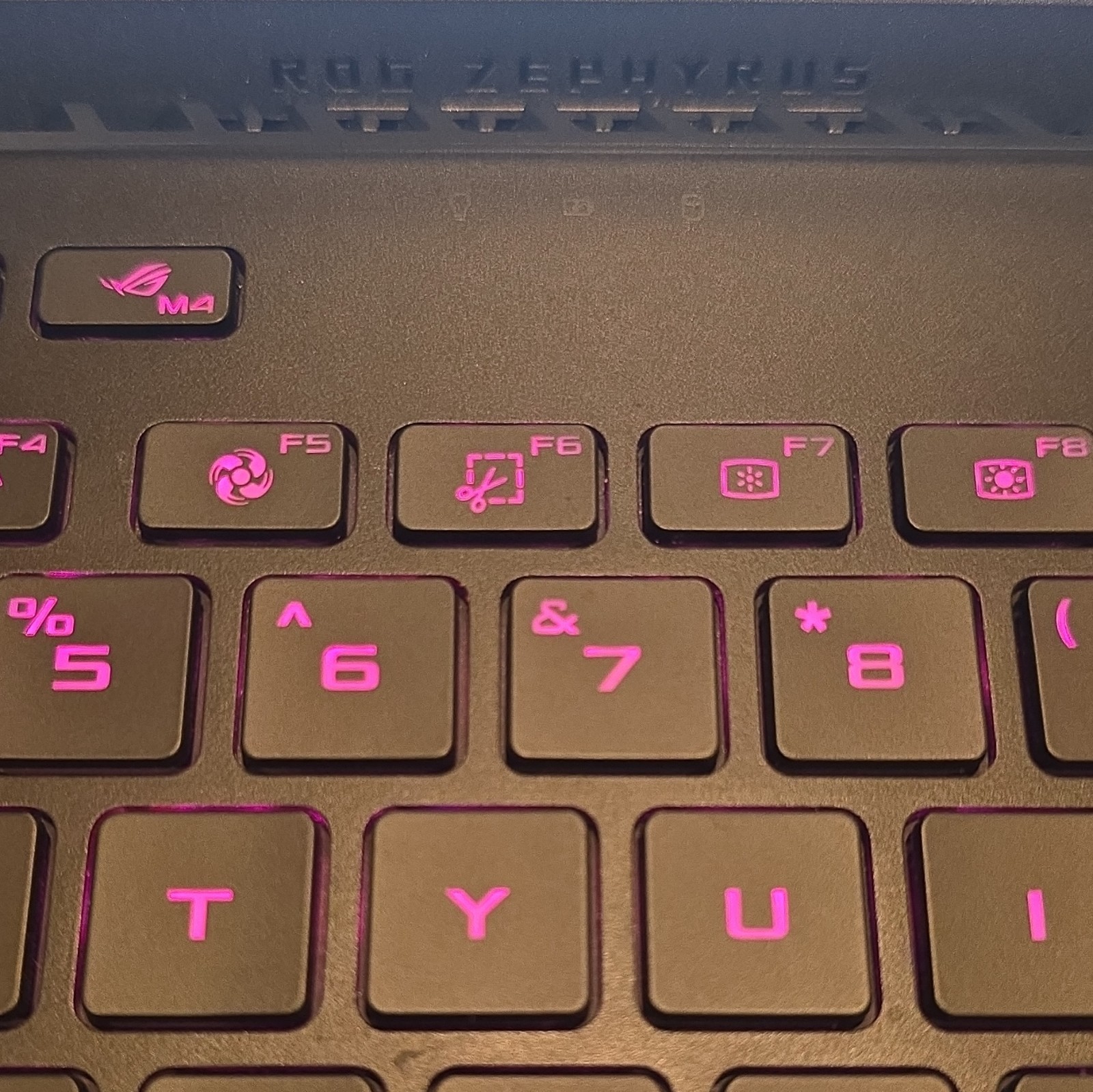 ASUS ROG Zephyrus M16 GU604VI 16″ i9-13900H RTX 4070 16GB SSD W11H